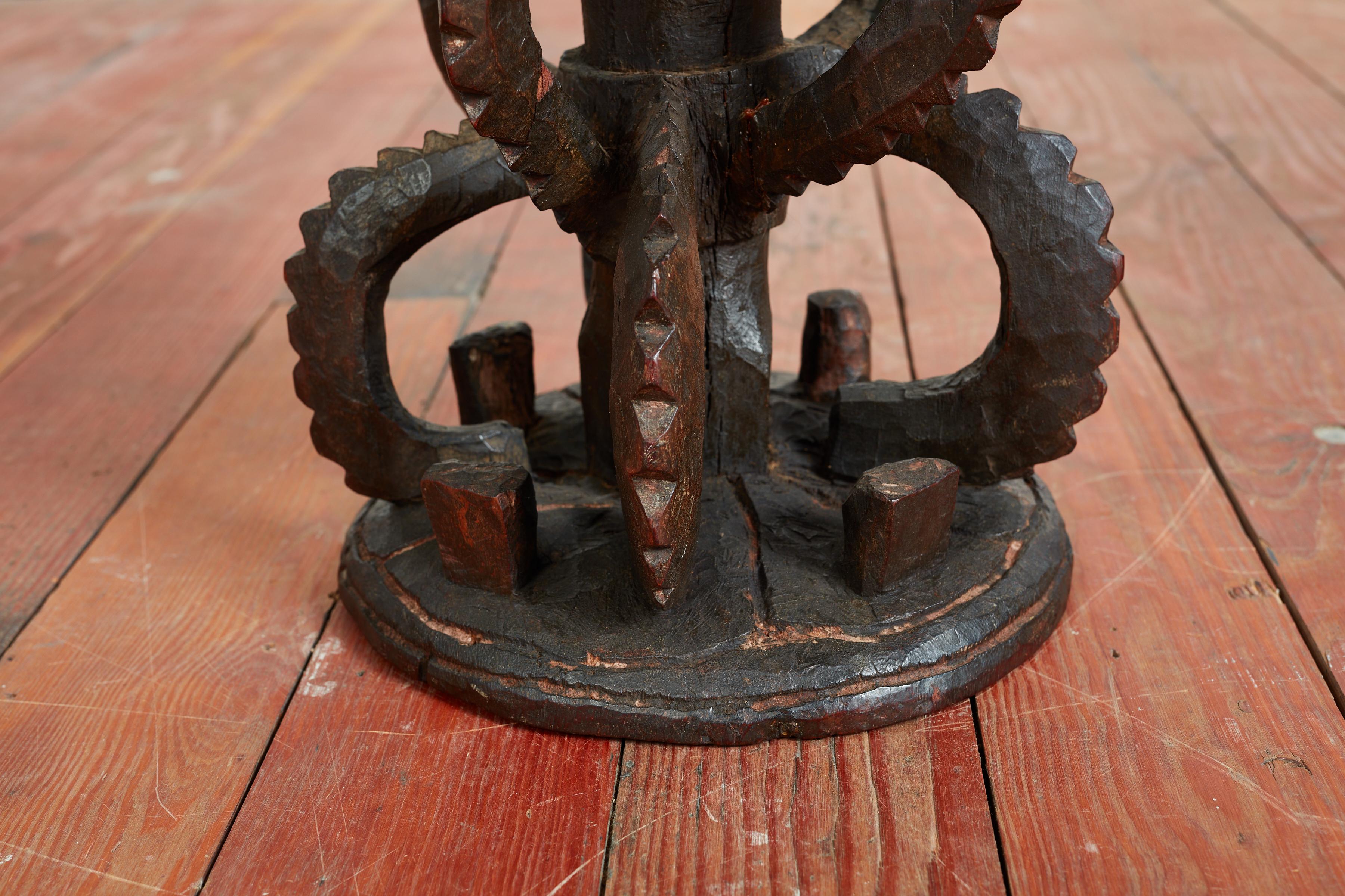 Carved Side Stool In Good Condition For Sale In Beverly Hills, CA