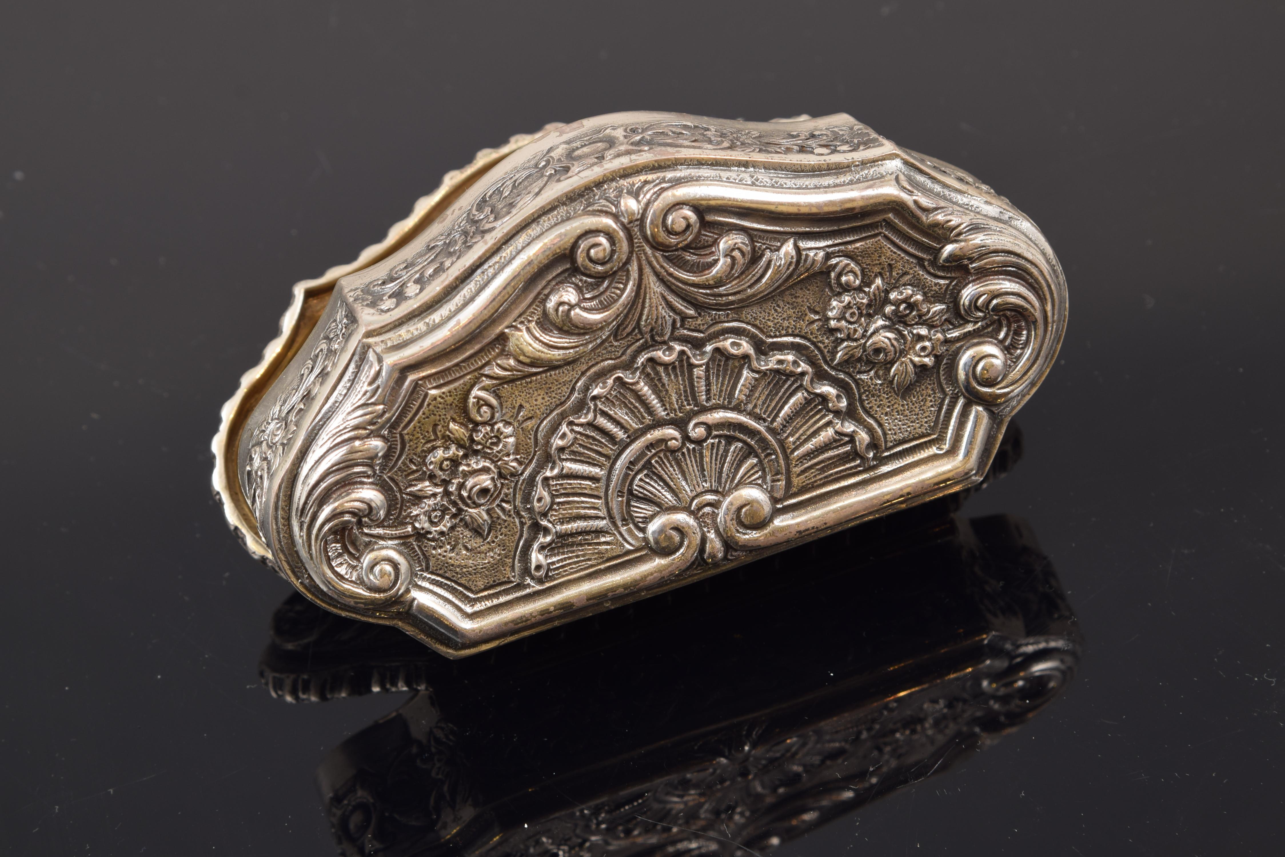 Carved Silver Box, 20th Century For Sale 2