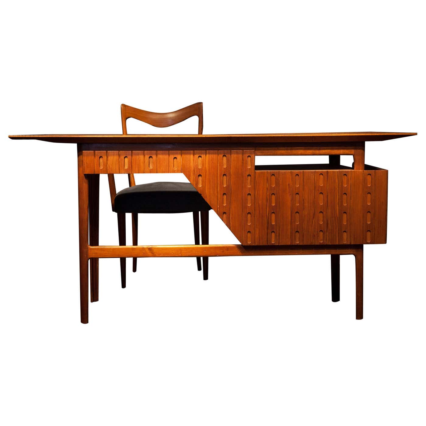 Carved Slat Desk and Chair by Ico Parisi at 1stDibs