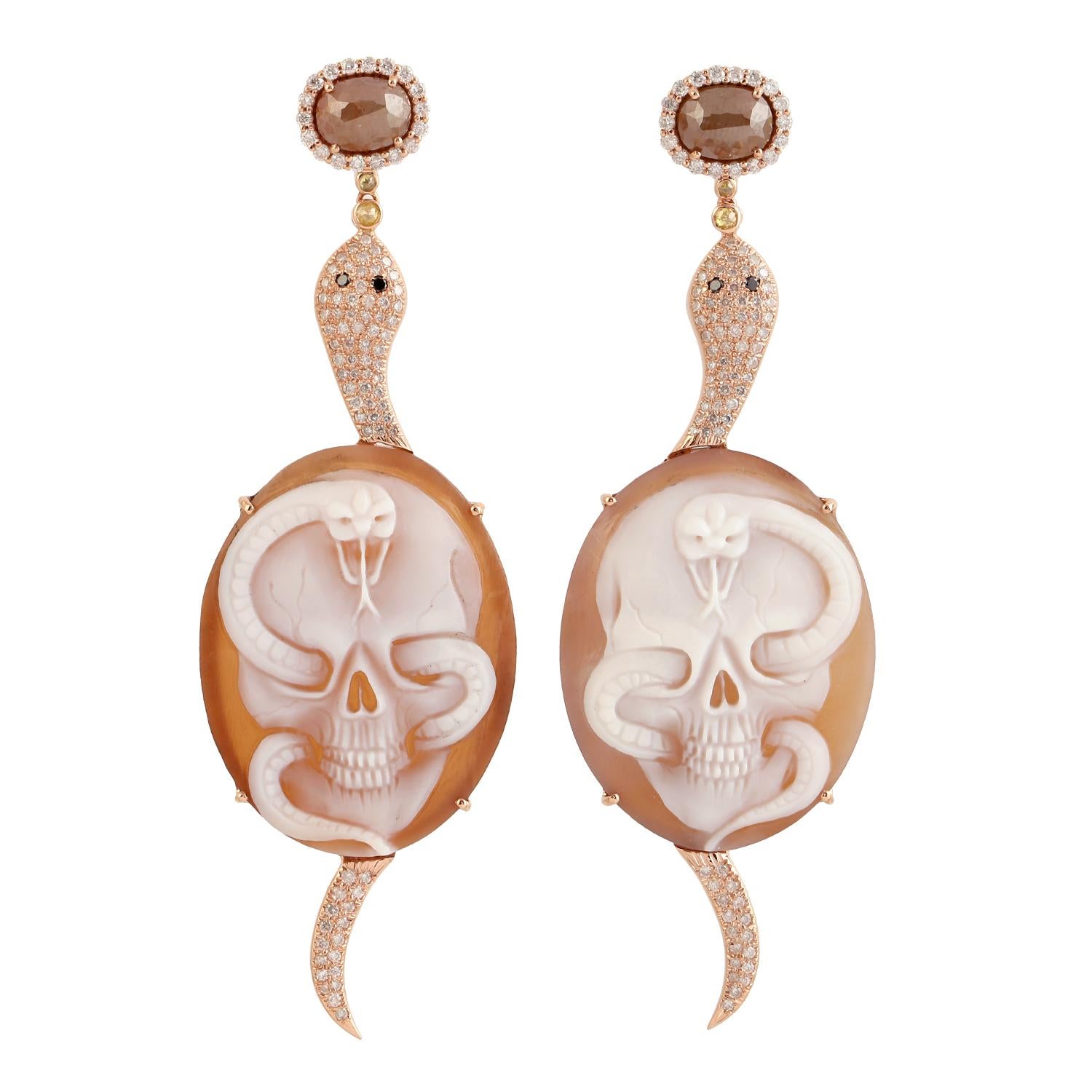 Carved Snake & Skull On Sardonyx Earring With Diamonds In 18k Rose Gold In New Condition For Sale In New York, NY