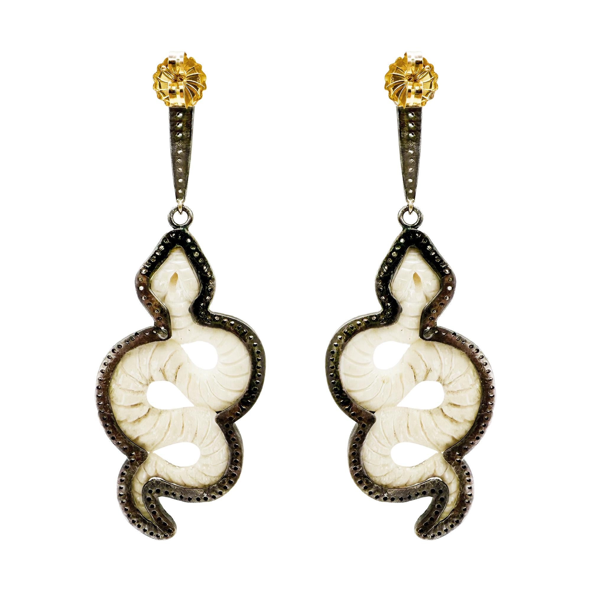 Carved Snakes with Pave Diamonds Paradizia Earrings In New Condition For Sale In Laguna Beach, CA