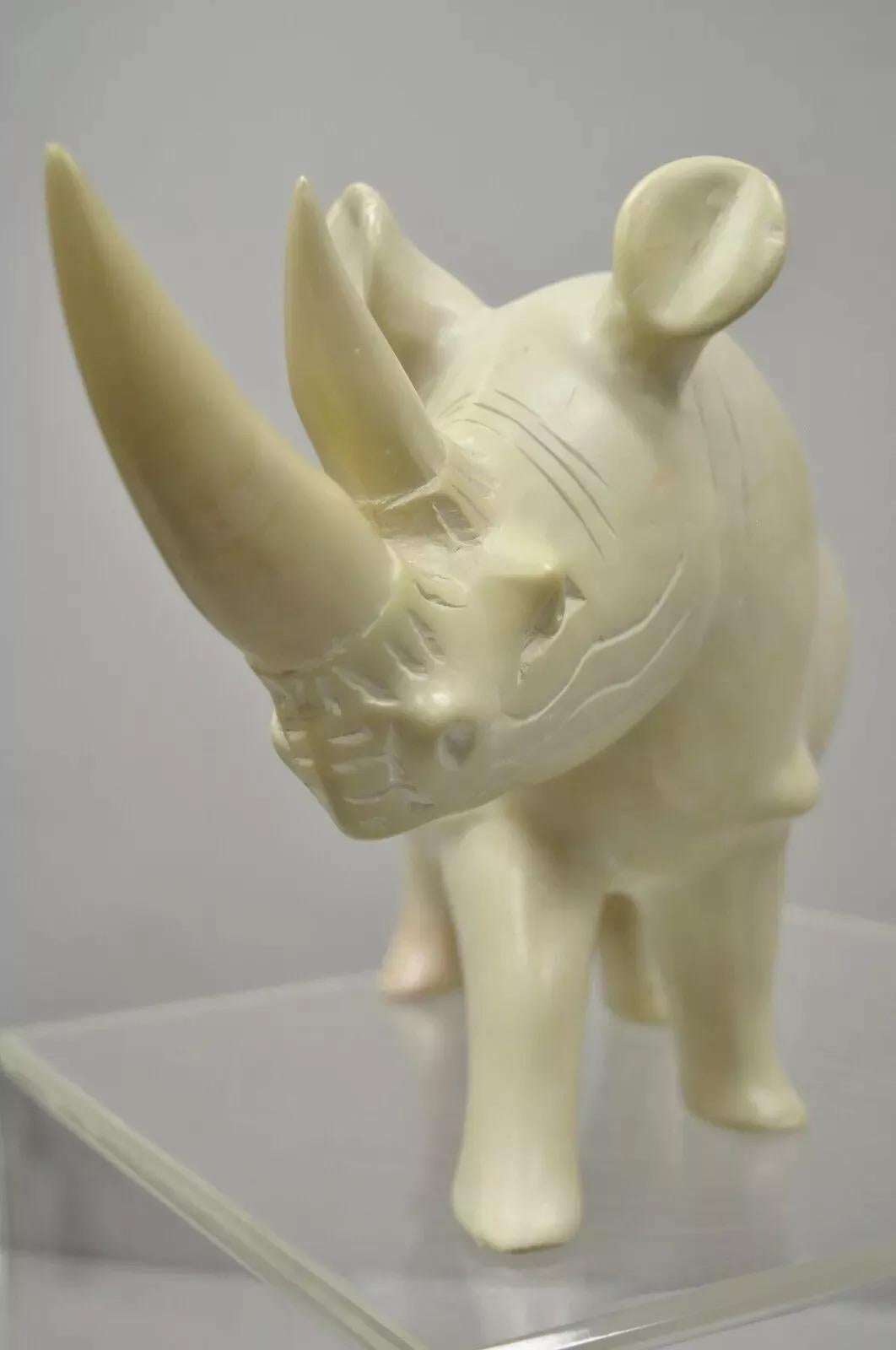 Figura Escultura Rinoceronte Africano Tallada en Esteatita 21