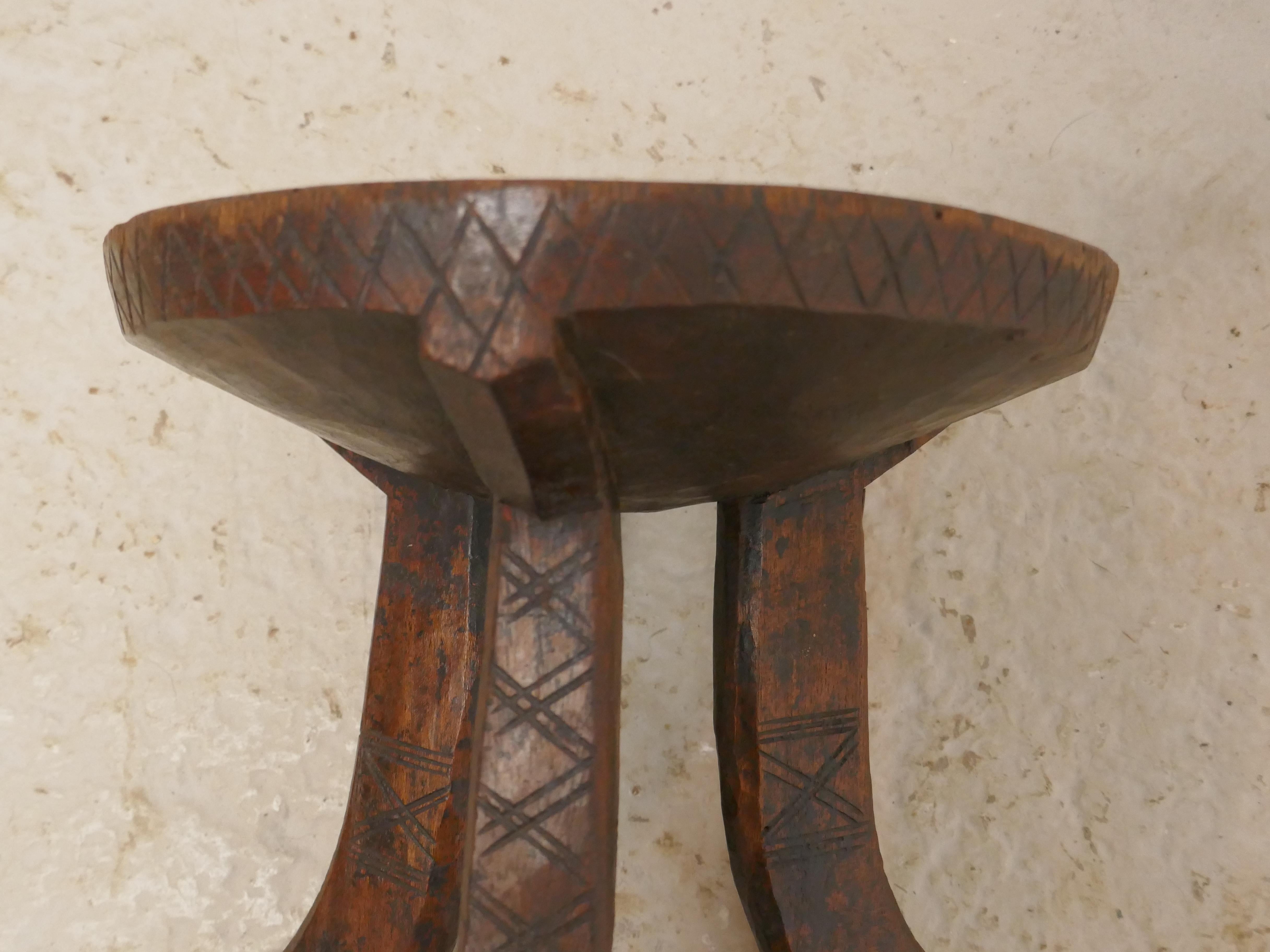 Carved Solid Wood African 3-Legged Stool In Good Condition In Chillerton, Isle of Wight
