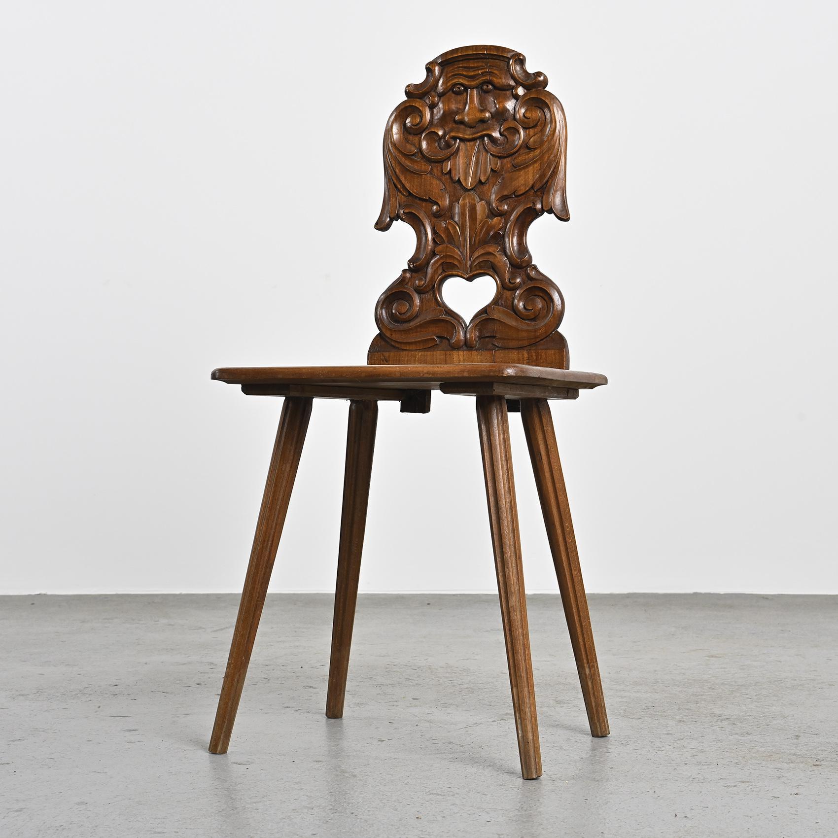 Carved solid wood escabelle, Swiss Alps, circa 1950 For Sale 4