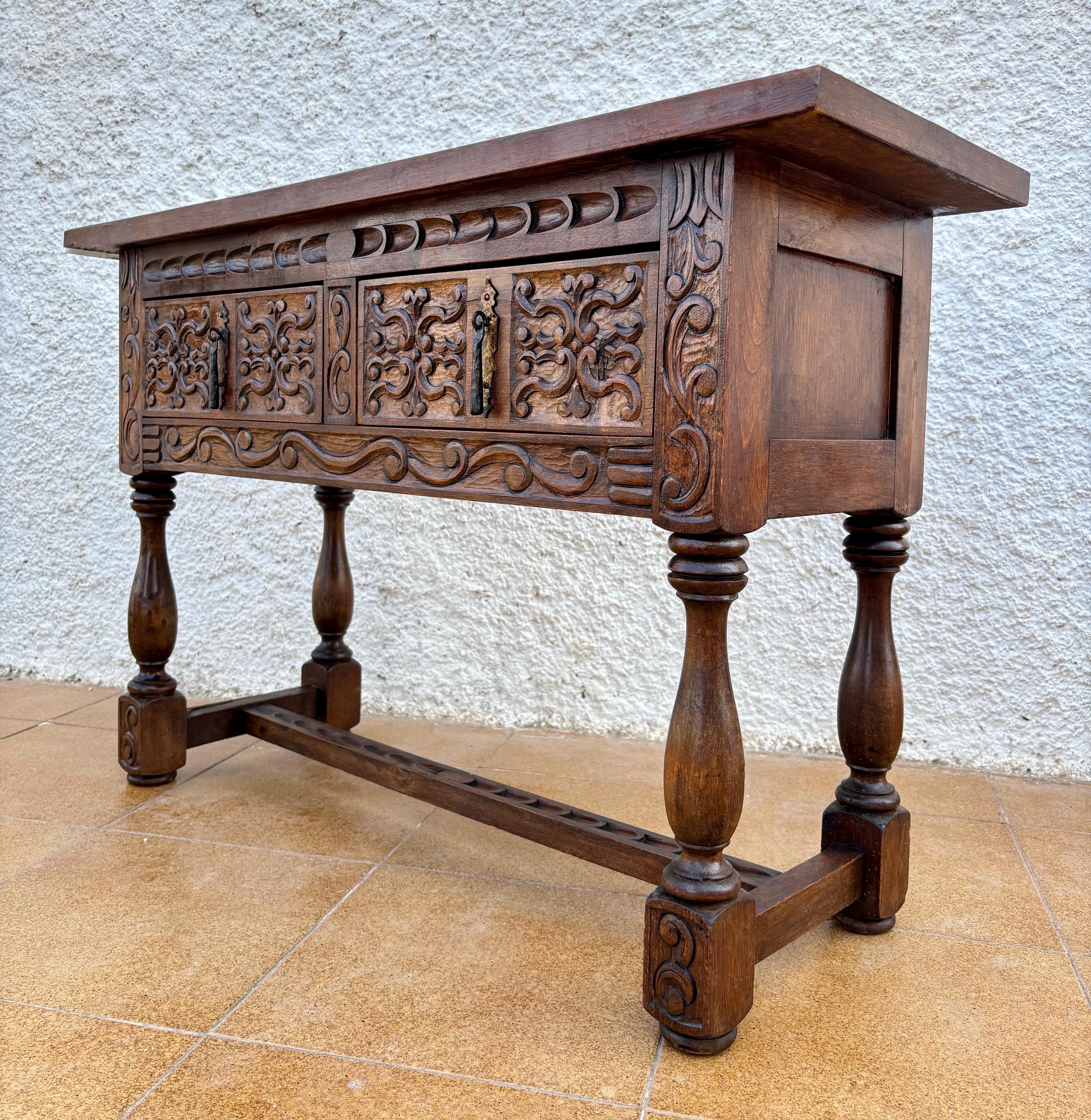 Carved Spanish Console in Renaissance Style, Early 20th Century siglo XX en venta