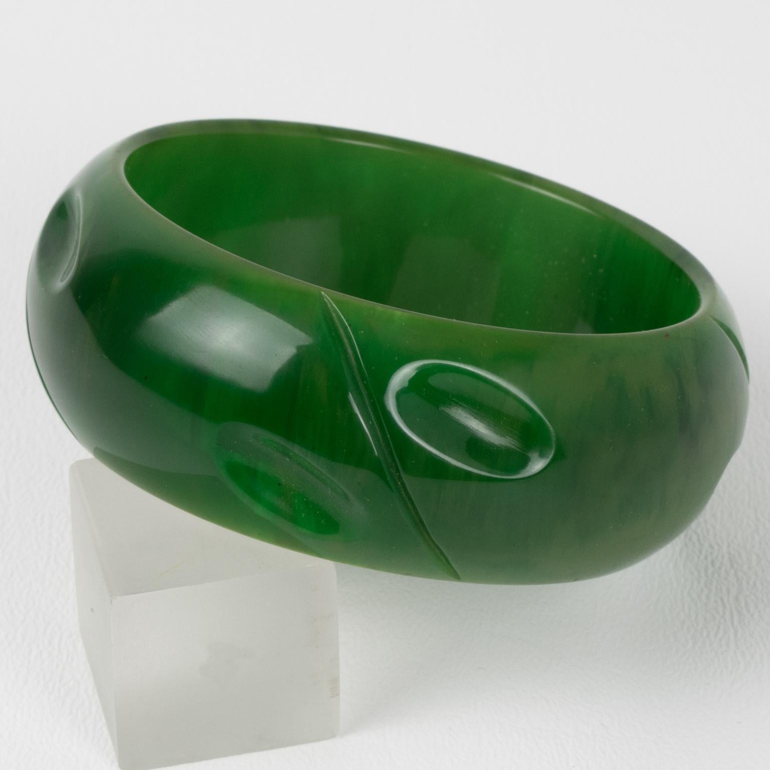 Carved Spinach Swirl Bakelite Bracelet Bangle For Sale 2