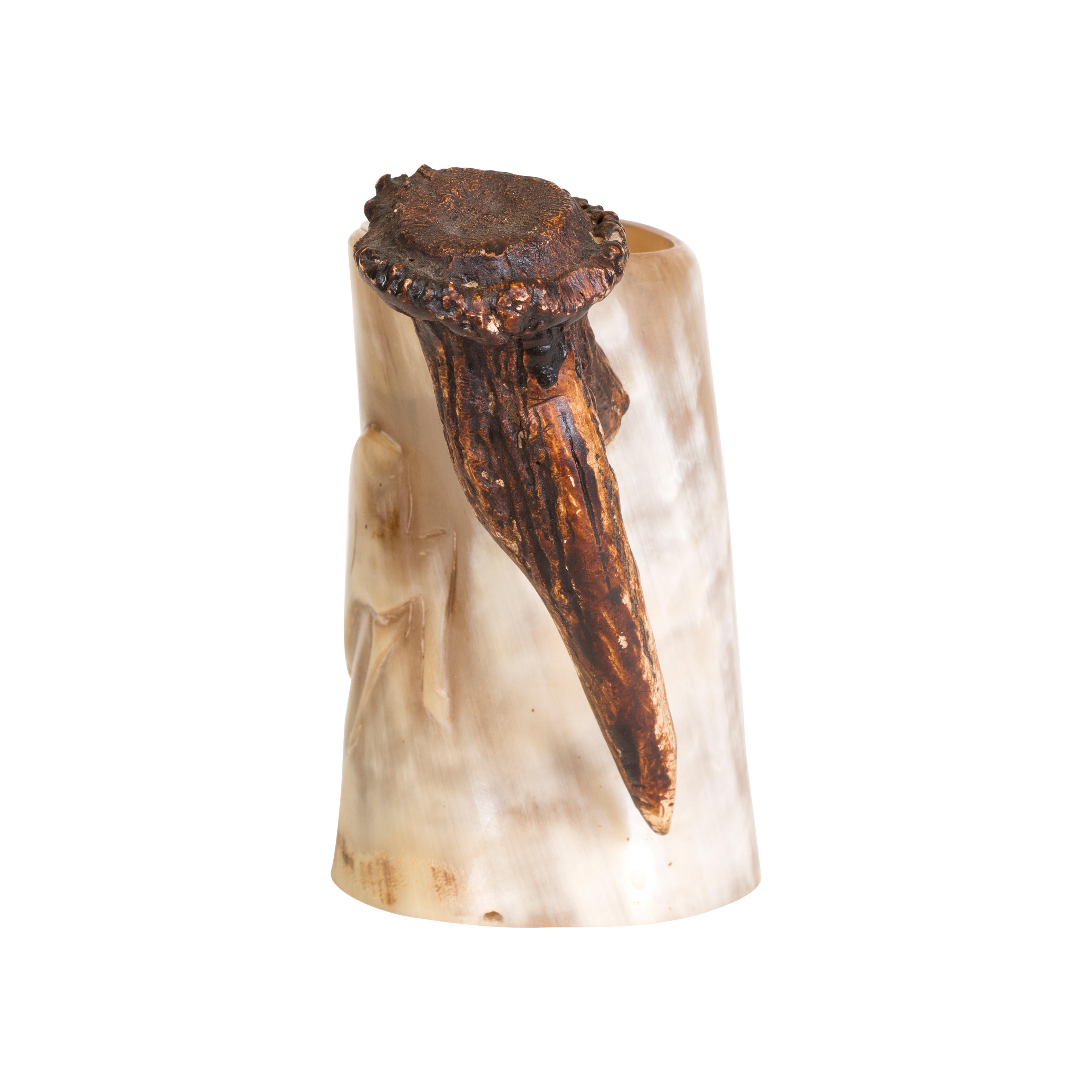 Carved Steer Horn Stein In Excellent Condition For Sale In Coeur d'Alene, ID