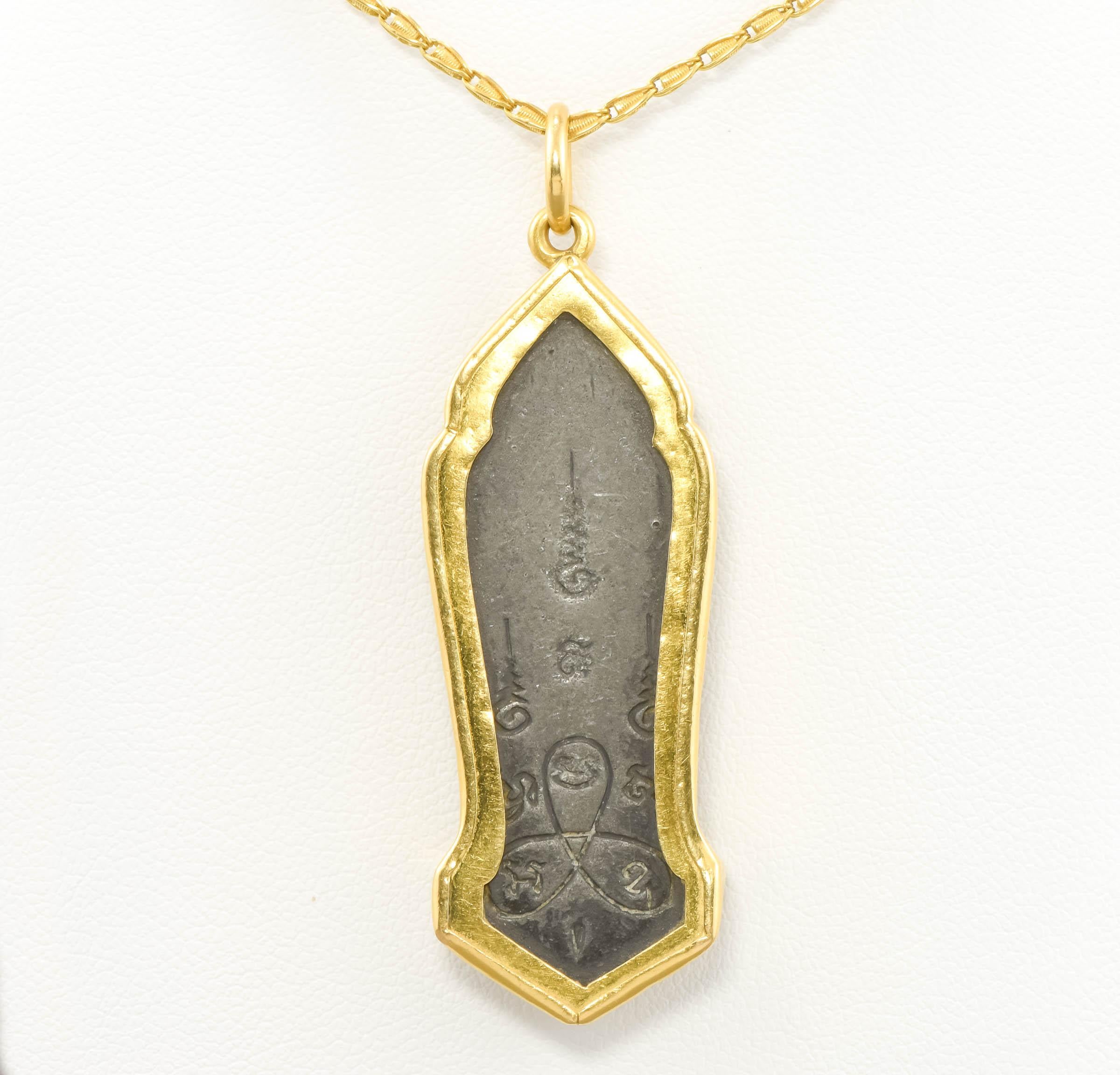 Carved Stone Buddha Pendant in 24K Gold with Fancy 23K Gold Chain In Good Condition In Danvers, MA