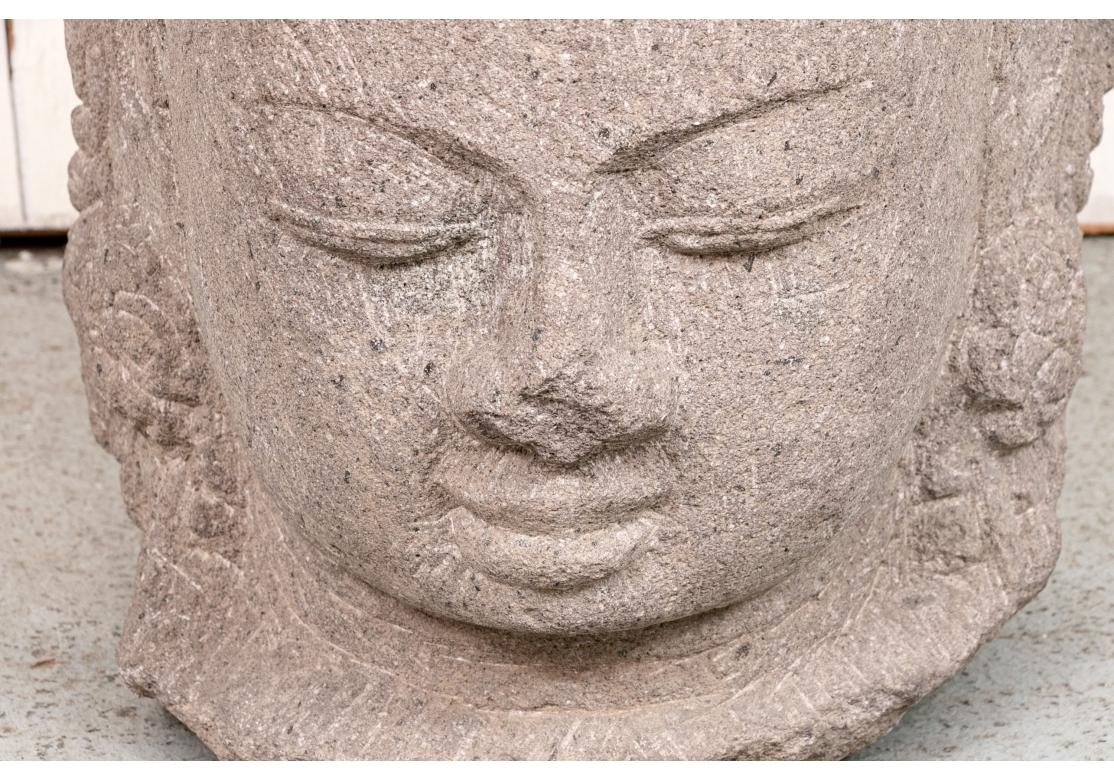 Sculpté Buste du Bouddha en vente
