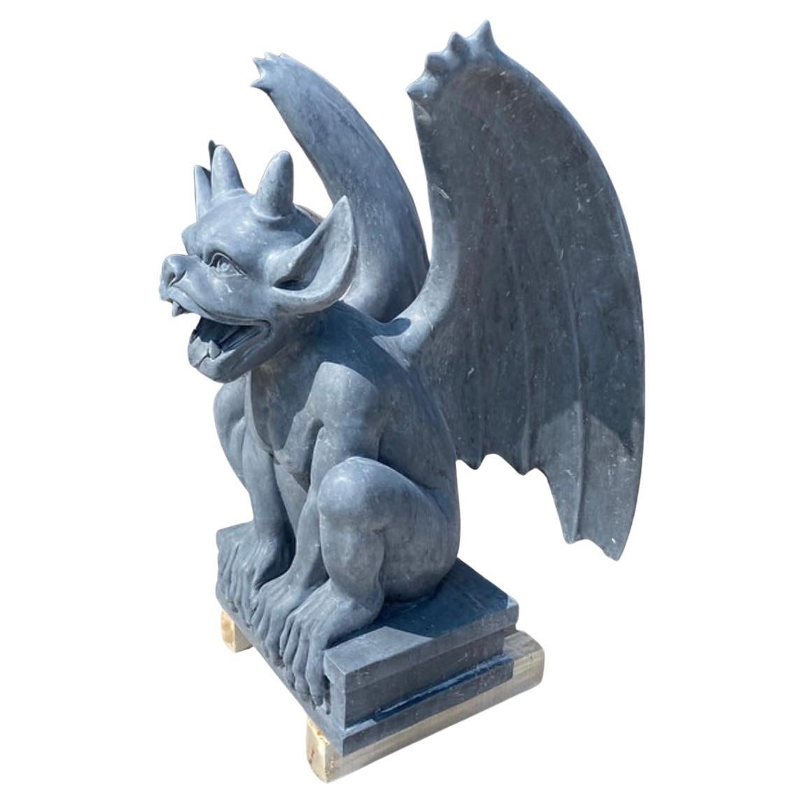 Européen Gargouilles grotesques en pierre sculptée en vente