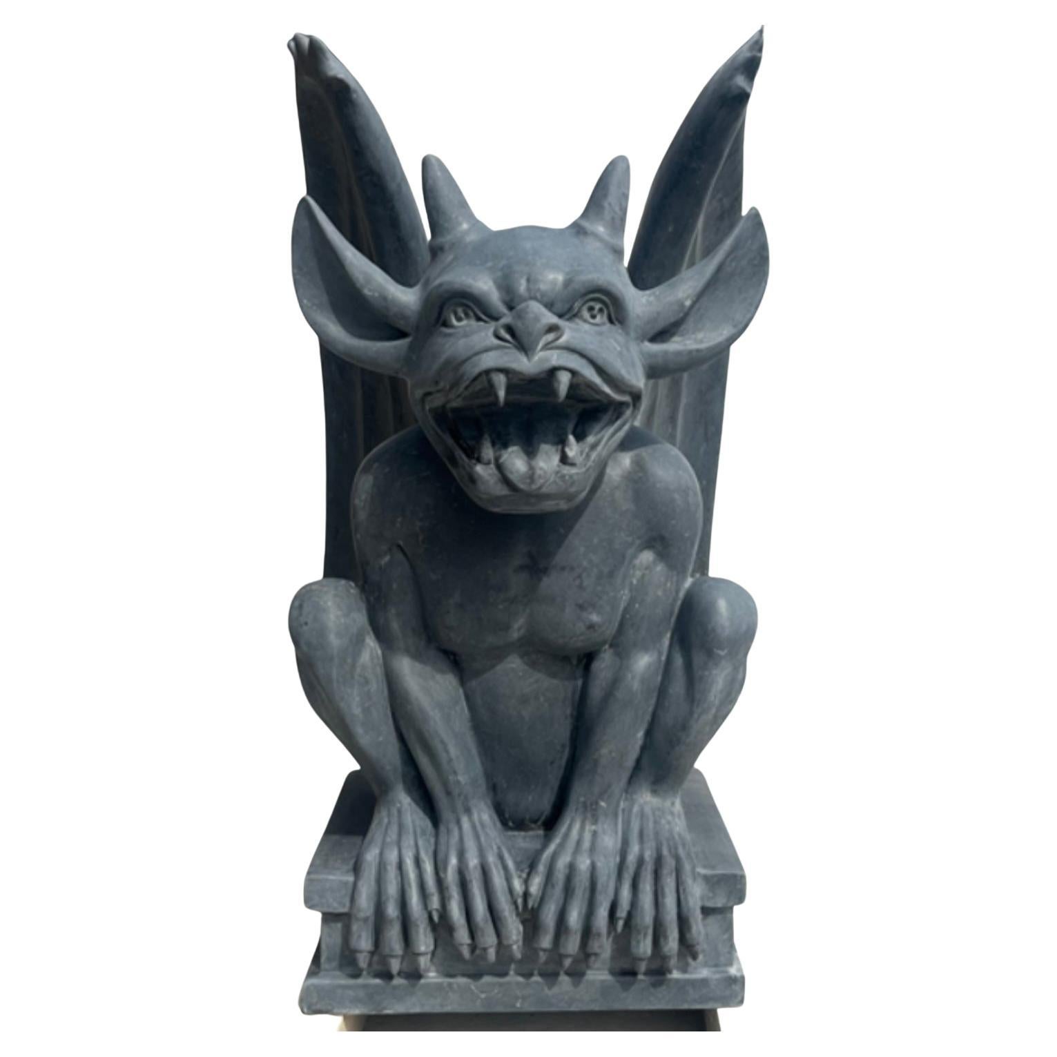 Marbre Gargouilles grotesques en pierre sculptée en vente