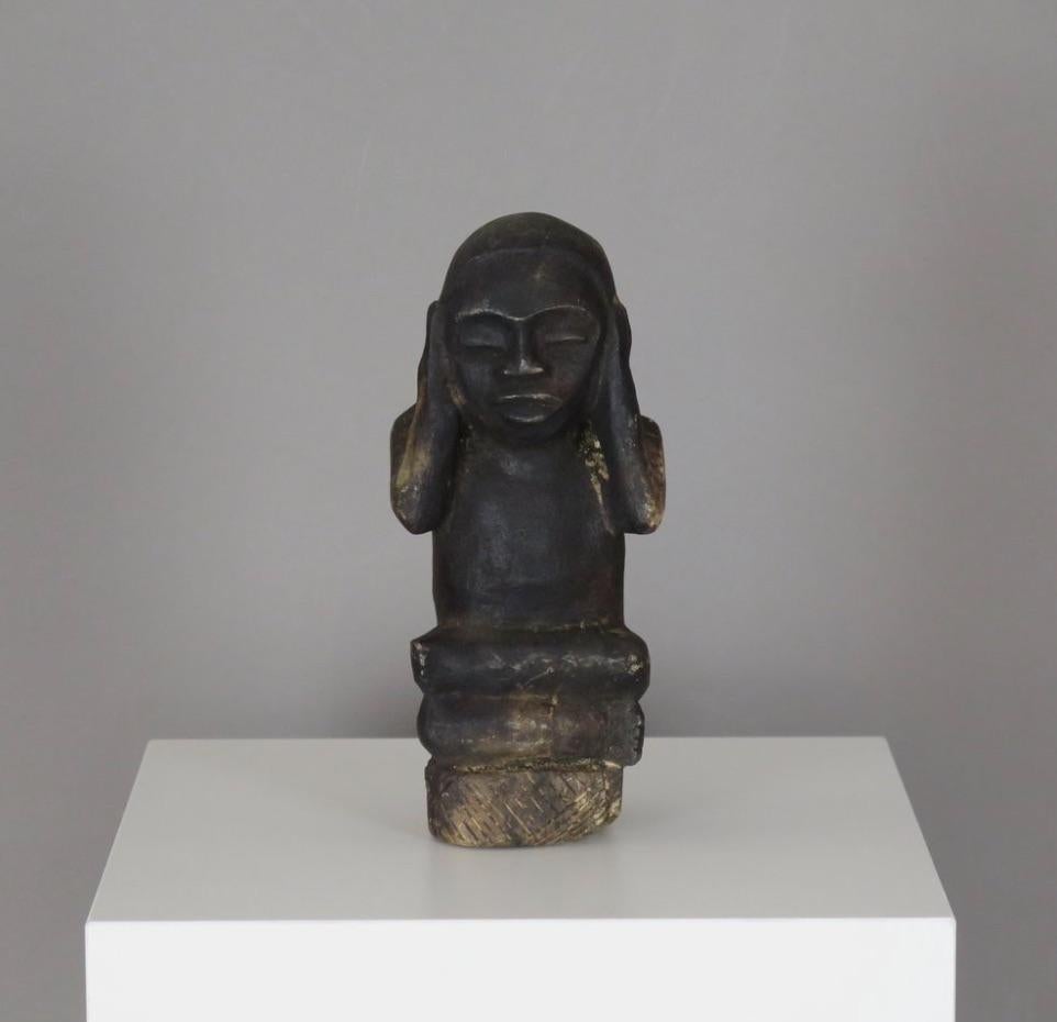 Tribal Sculpture « Hear No Evil » en pierre sculptée en vente
