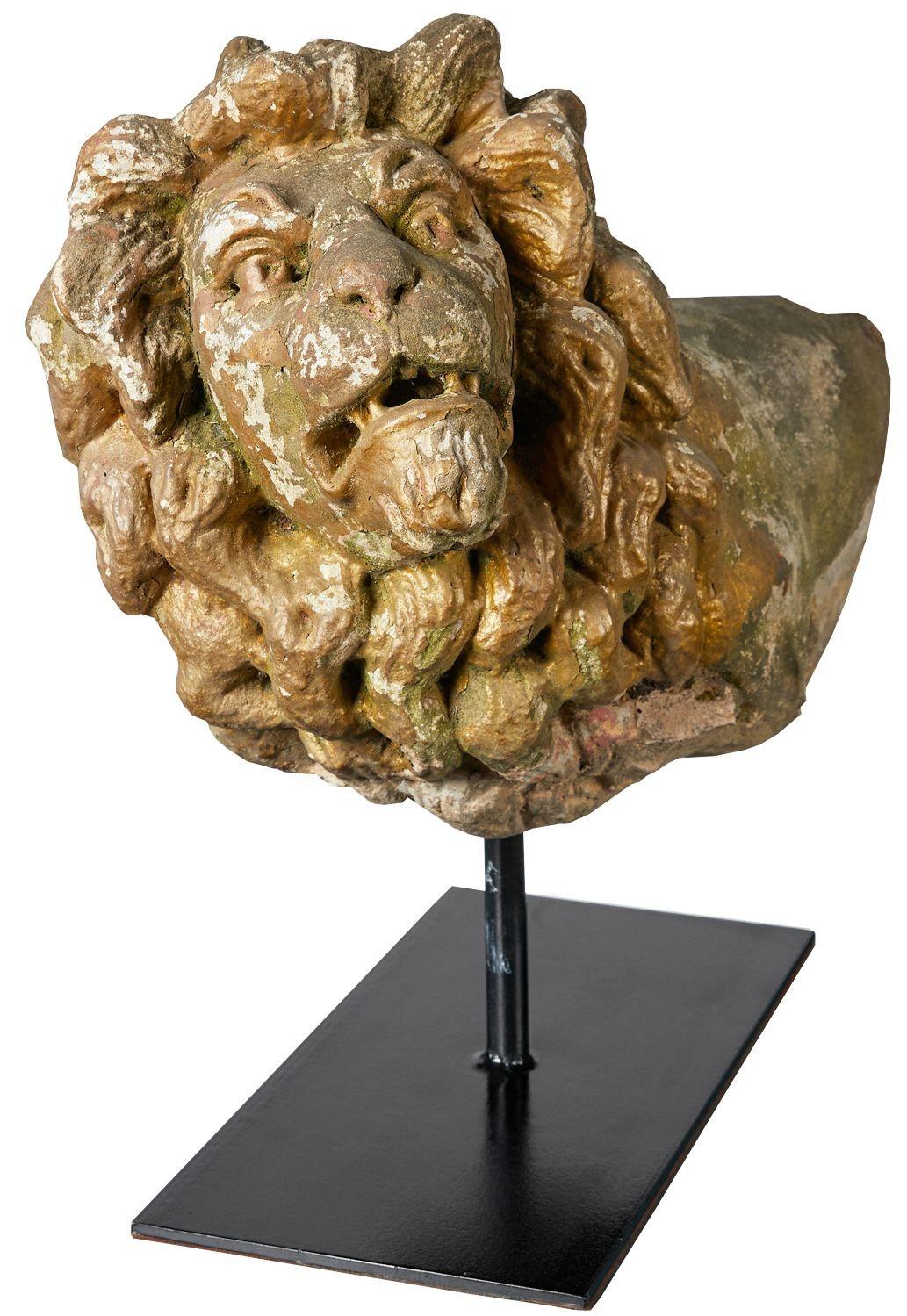 Carved Stone Lion Fragment on Stand In Good Condition For Sale In Wormelow, Herefordshire