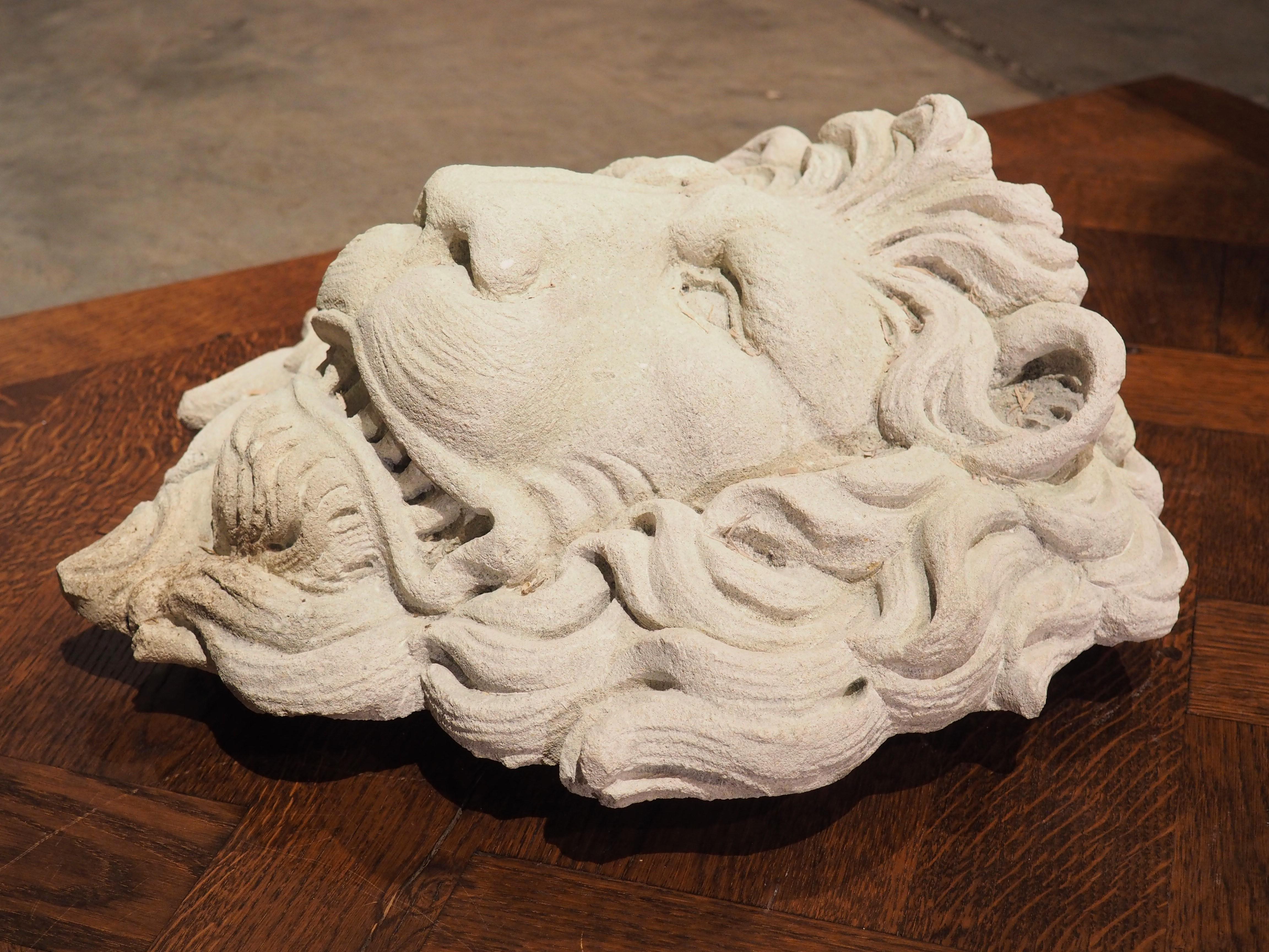 stone lion fountain