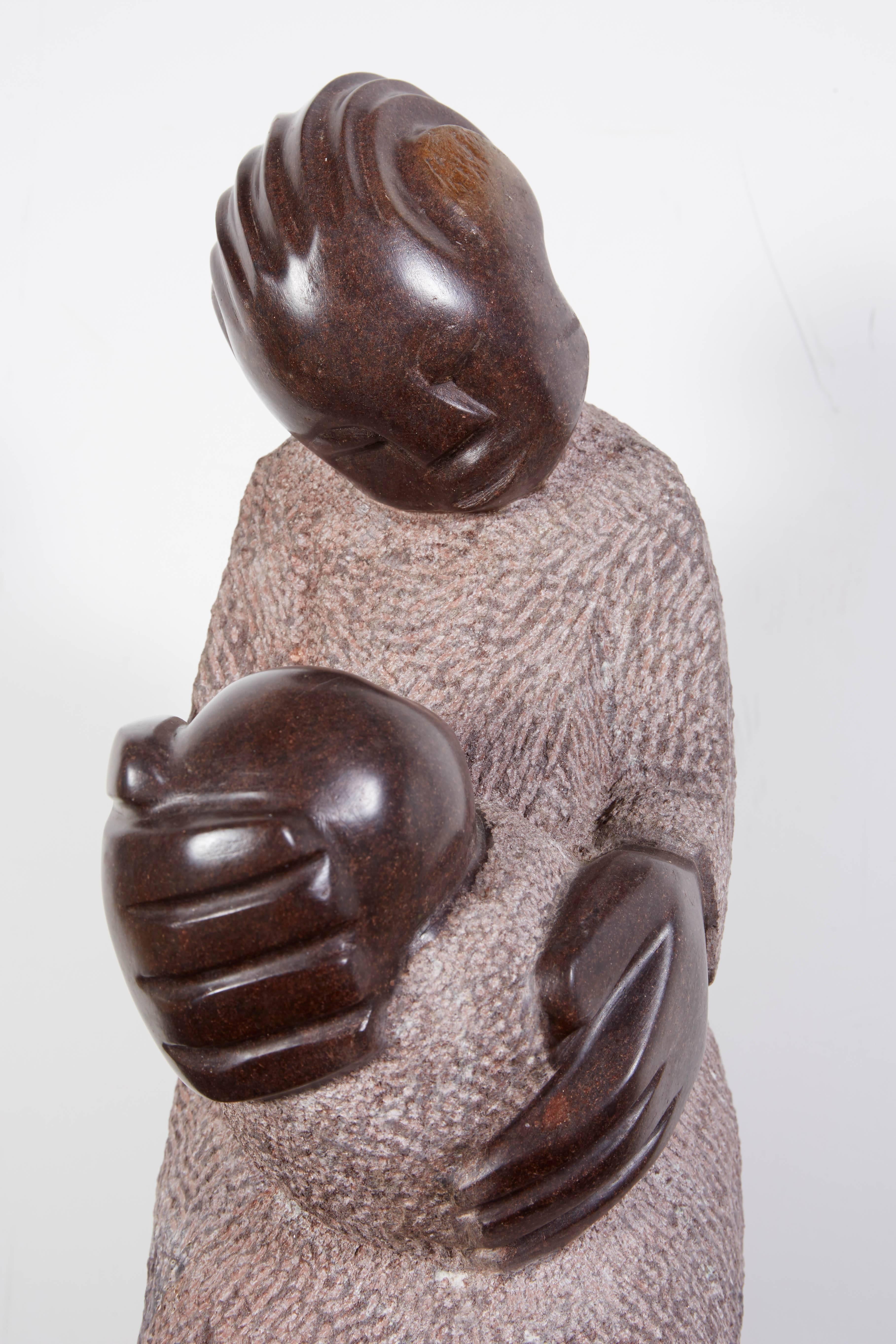 Pierre Sculpture Shona en pierre sculptée, « Mère et enfant » en vente