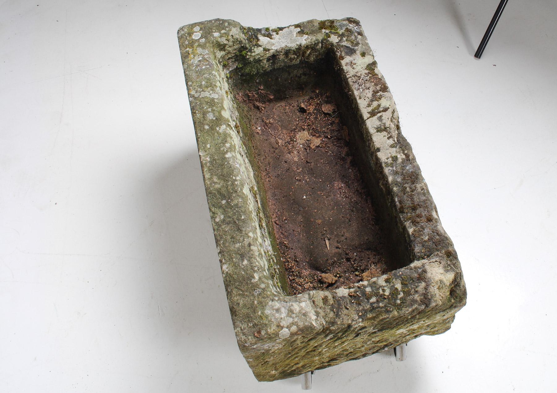 Jardinera de piedra tallada Arenisca envejecida Fuente de jardín en venta 5