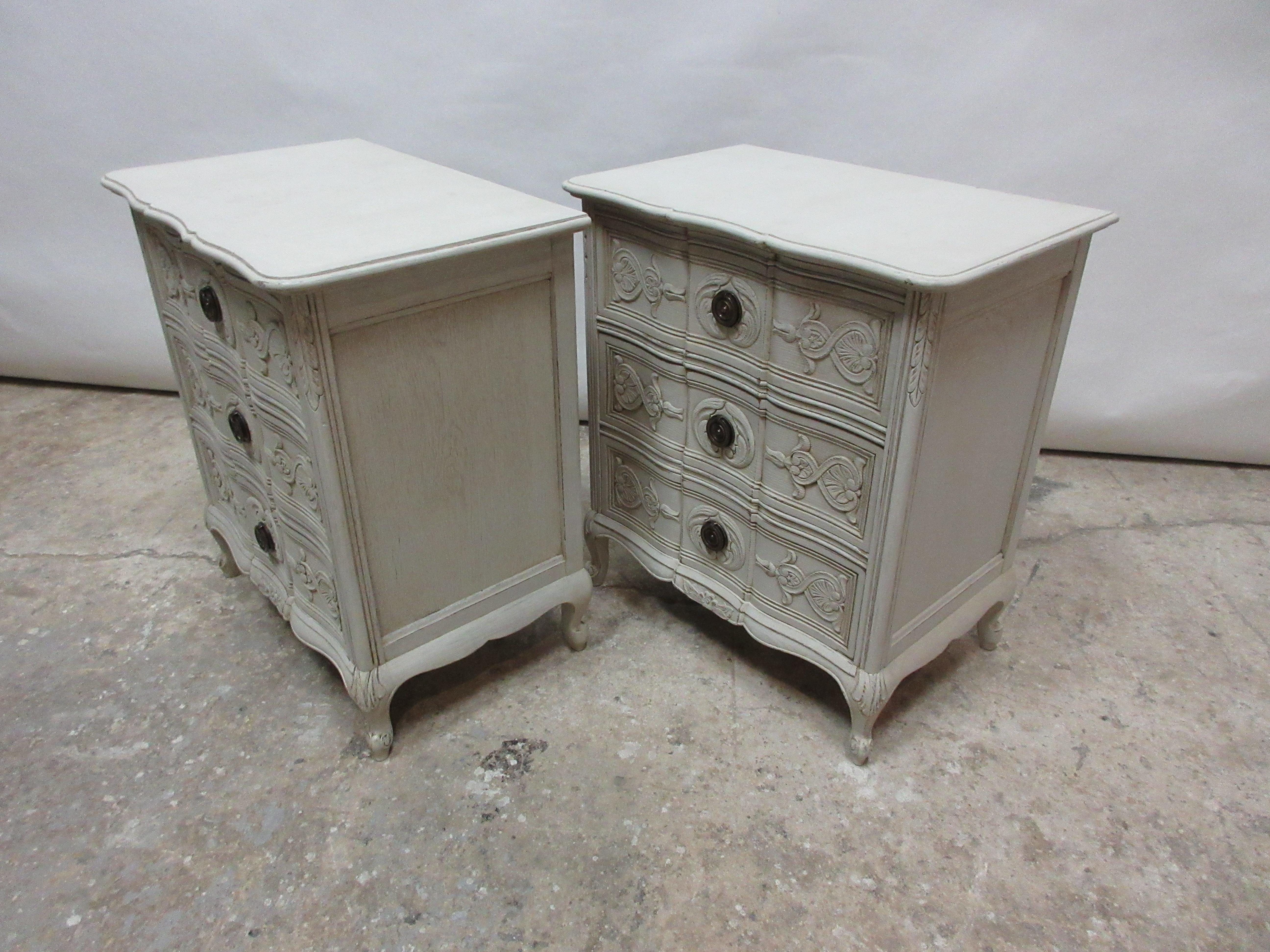 Carved Swedish Rococo Style Nightstands In Distressed Condition In Hollywood, FL