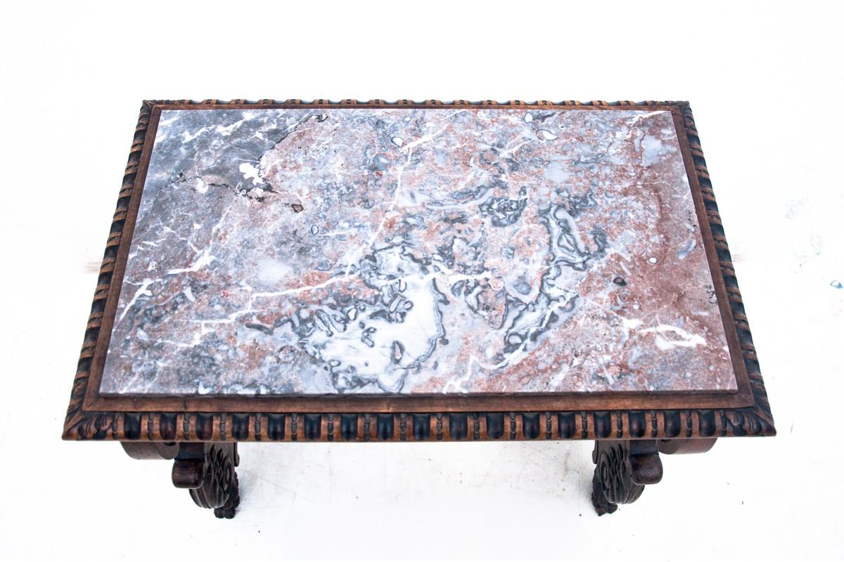 Carved Table with Marble Top, France, circa 1930 In Good Condition In Chorzów, PL