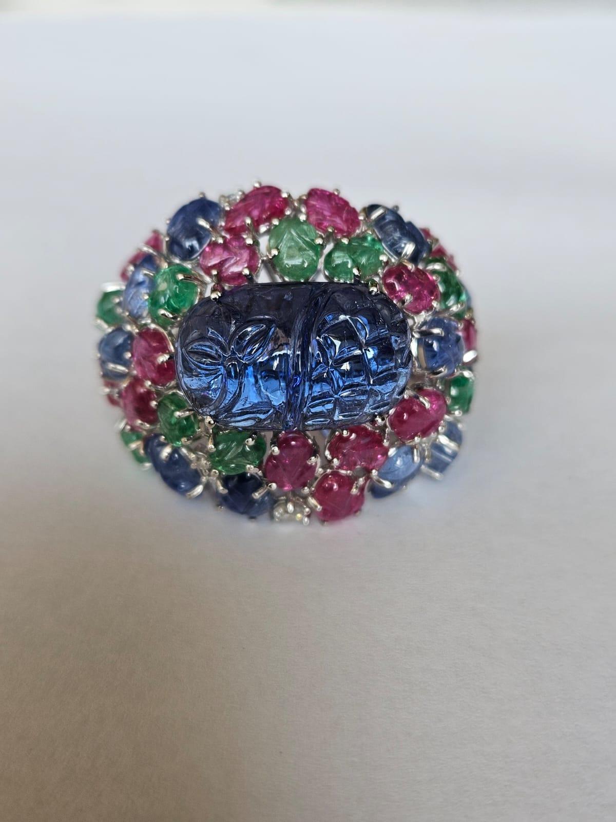 Carved Tanzanite, Blue Sapphire, Emerald, Ruby & Dia Tutti Frutti Cocktail Ring In New Condition For Sale In Hong Kong, HK