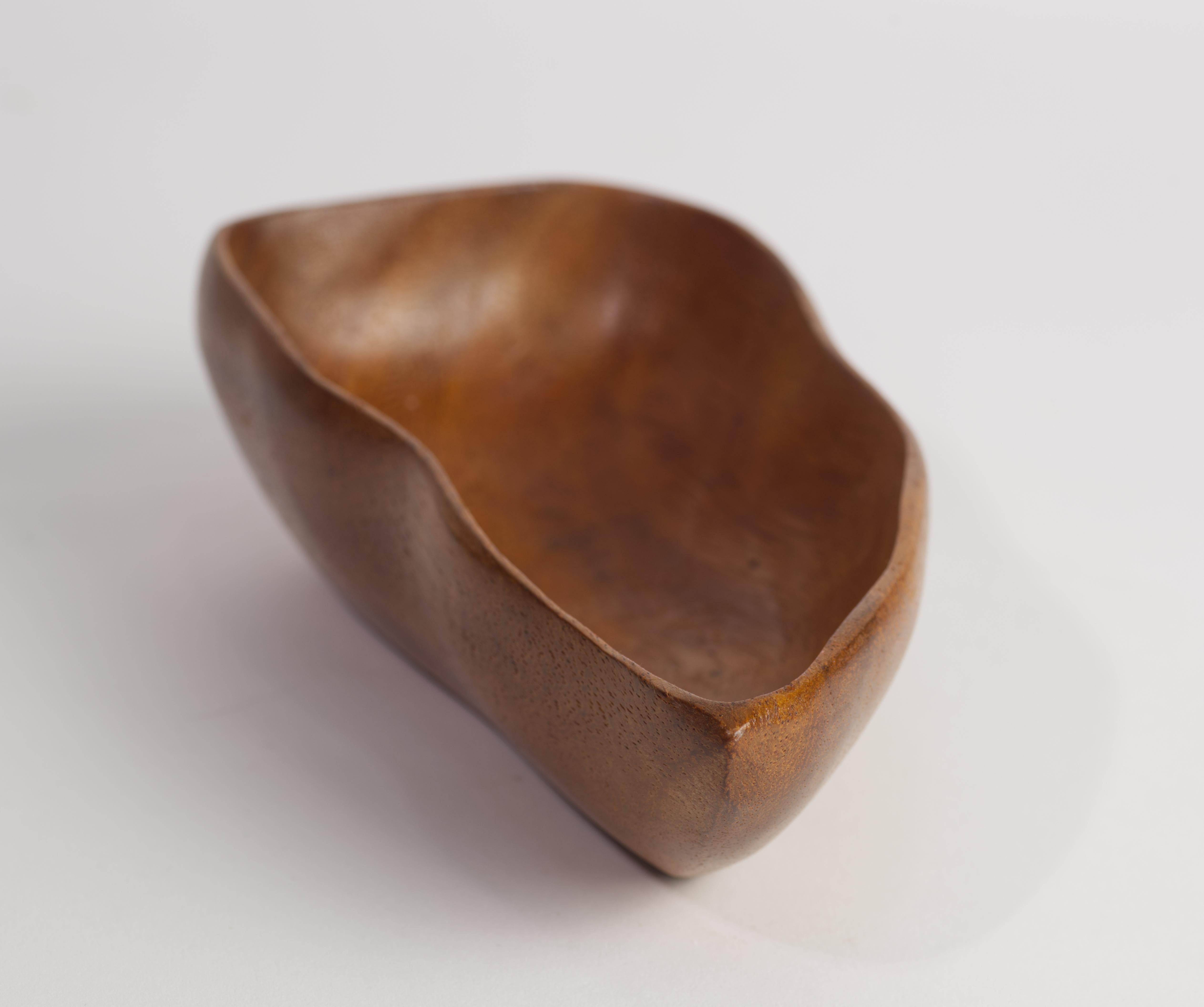 Mid-Century Modern Carved Taverneau Bowl in Style of Arthur Umanoff, Mid Century Modern For Sale