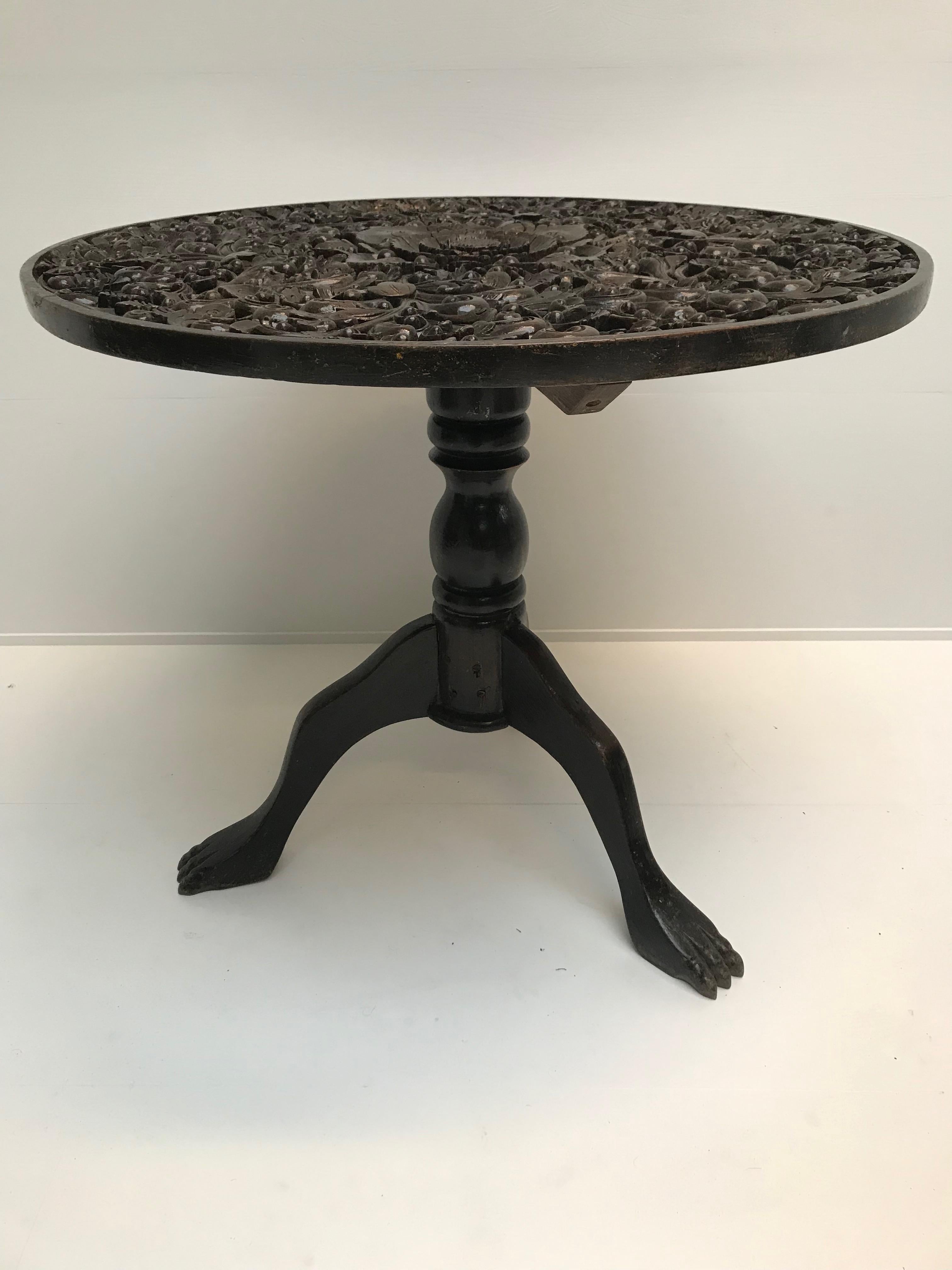 Carved Teak Pedestal Table In Good Condition For Sale In Schellebelle, BE