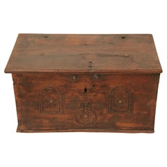 Baule in teak intagliato