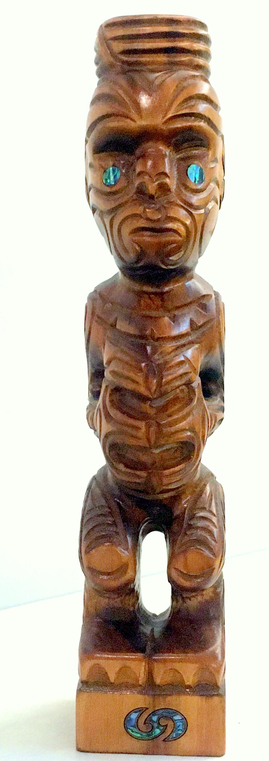 Escultura maorí Tekoteko tallada en Excelente estado para la venta en Barueri, SP, BR