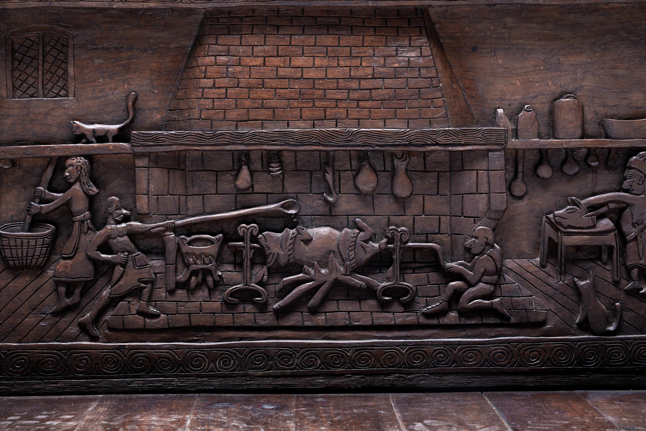 Geschnitzte Thronsessel mit Reliefdesign aus Holz, 20. Jahrhundert im Angebot 15
