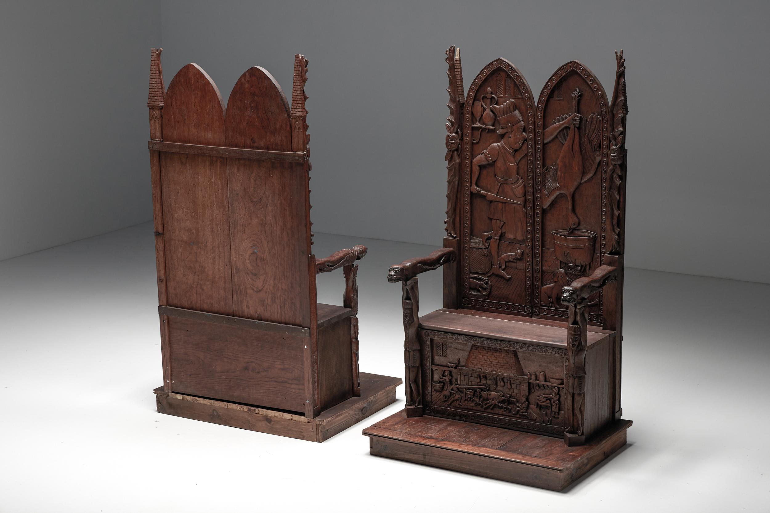Fauteuils trônes sculptés avec motif en relief en bois, XXe siècle Excellent état - En vente à Antwerp, BE