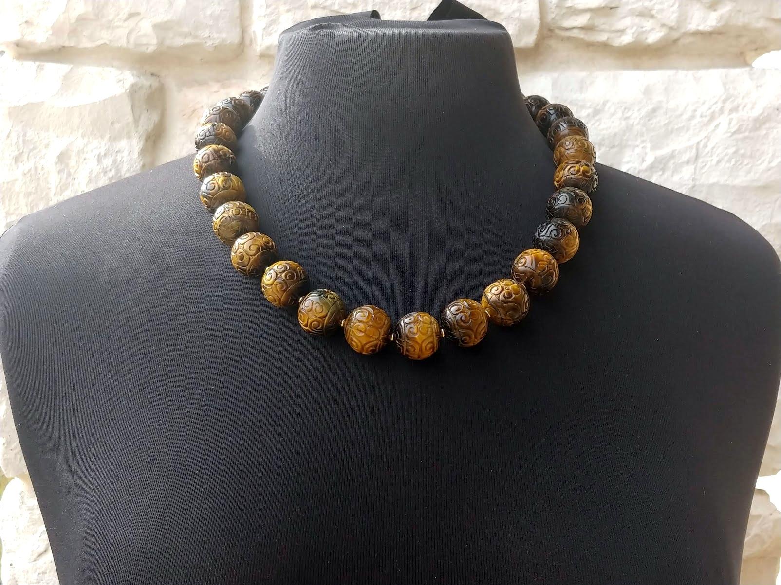 Carved Tiger Eye Beaded Necklace In New Condition For Sale In Chesterland, OH