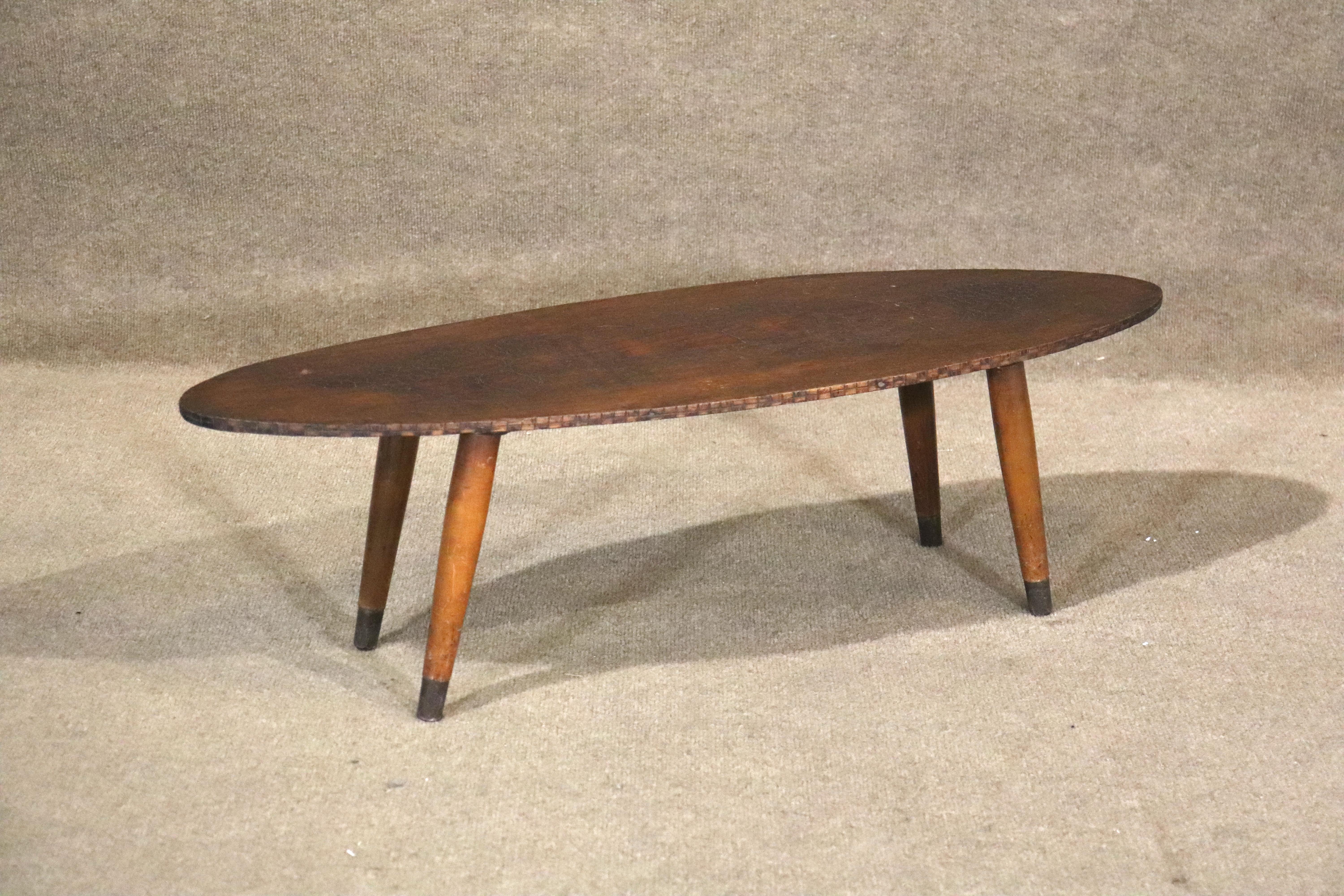 Mid-Century Modern Carved Top Slab Coffee Table For Sale