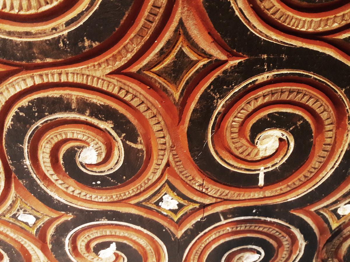 Carved Toraja House Panel, Indonesia, Mid-20th Century 5
