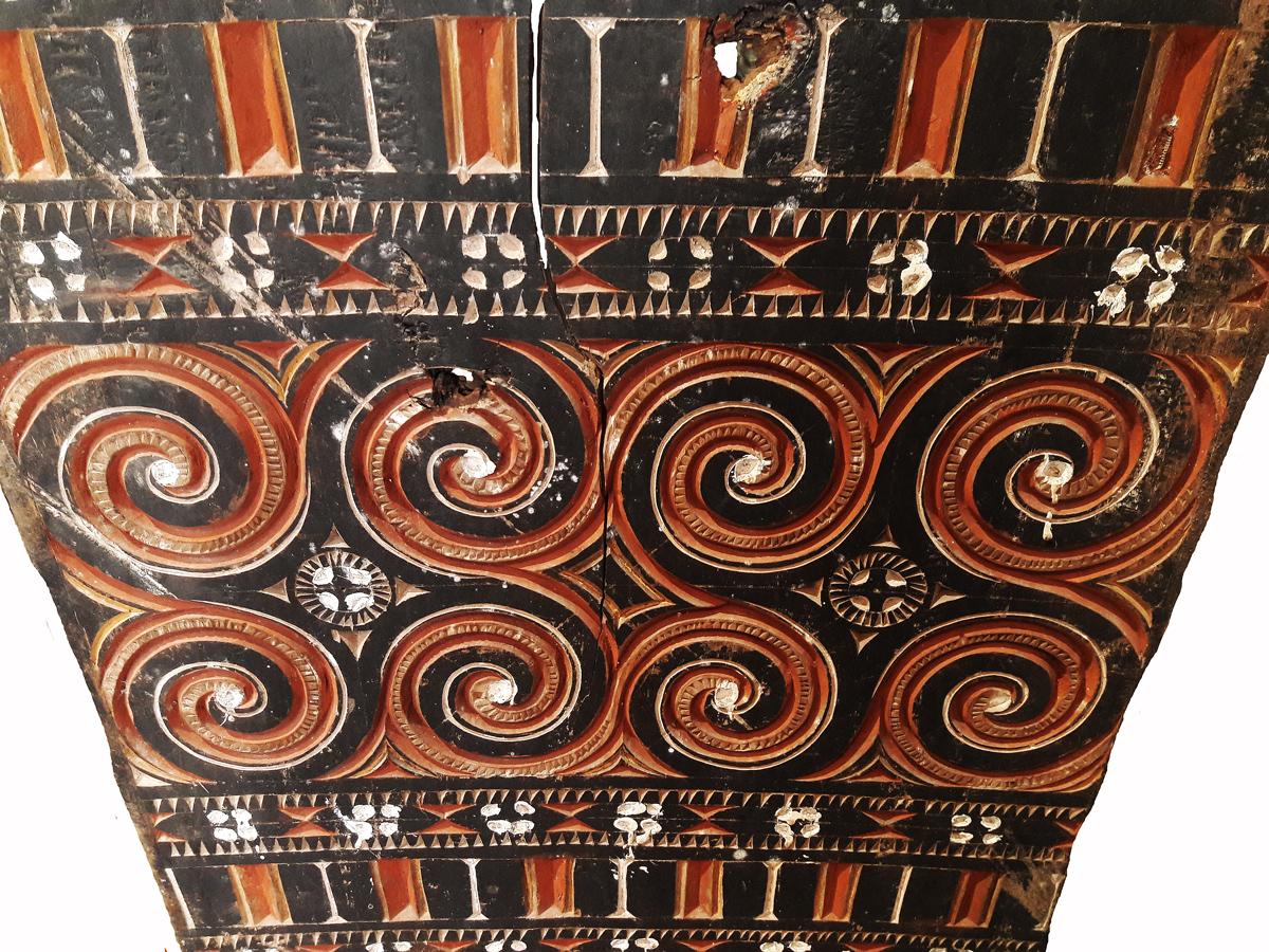Carved Toraja House Panel, Indonesia, Mid-20th Century 6