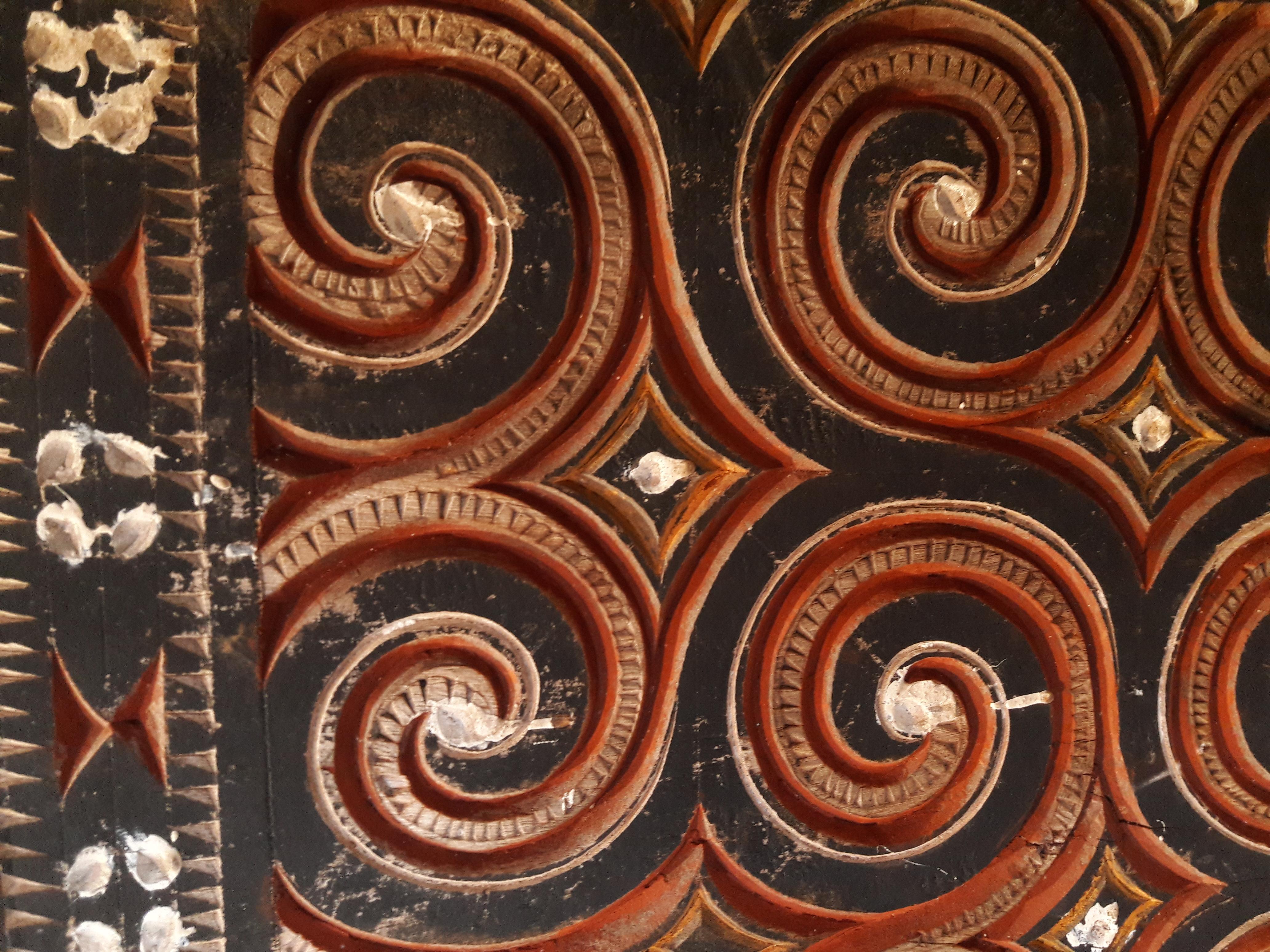 Carved Toraja House Panel, Indonesia, Mid-20th Century 8
