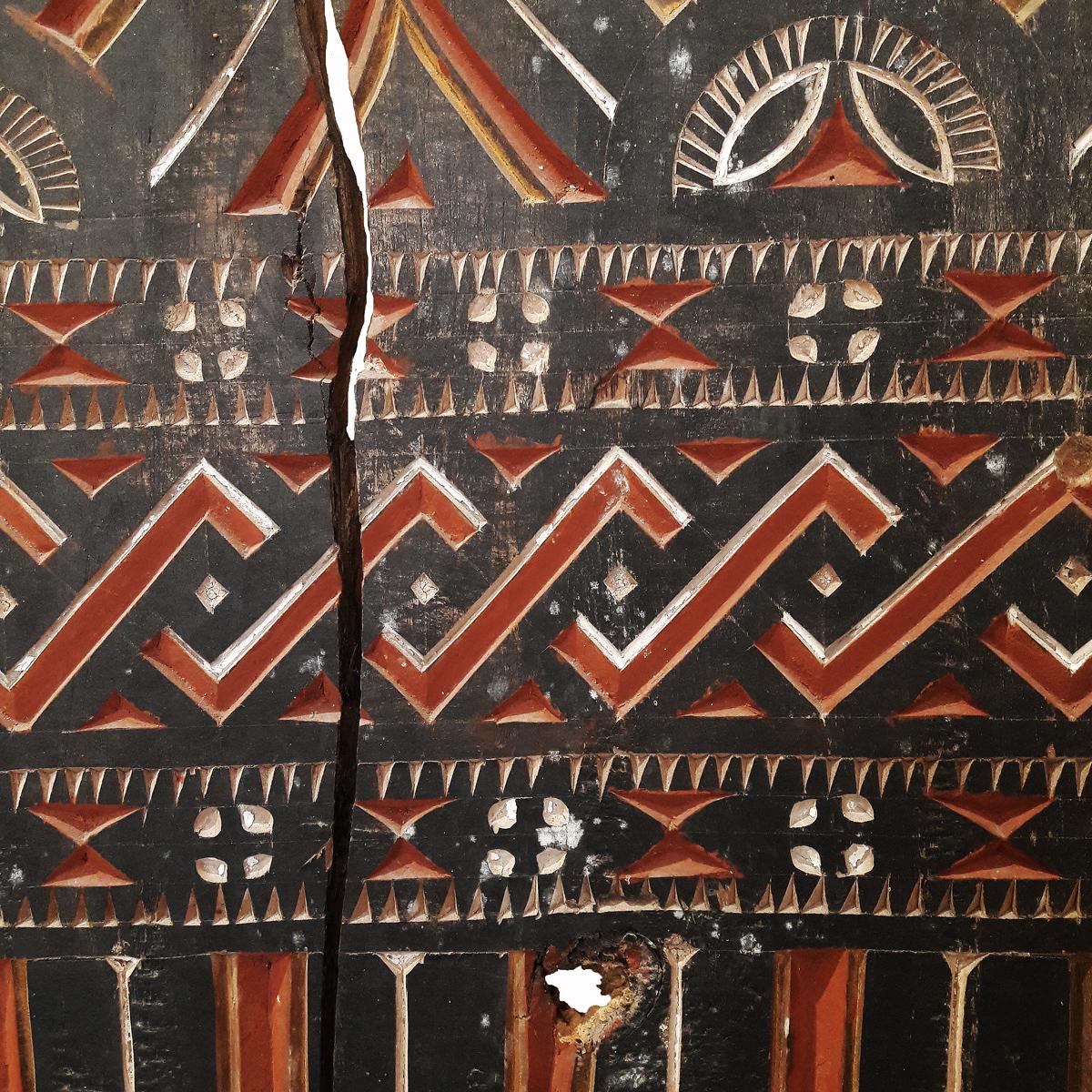 Carved Toraja House Panel, Indonesia, Mid-20th Century In Good Condition In New York, NY