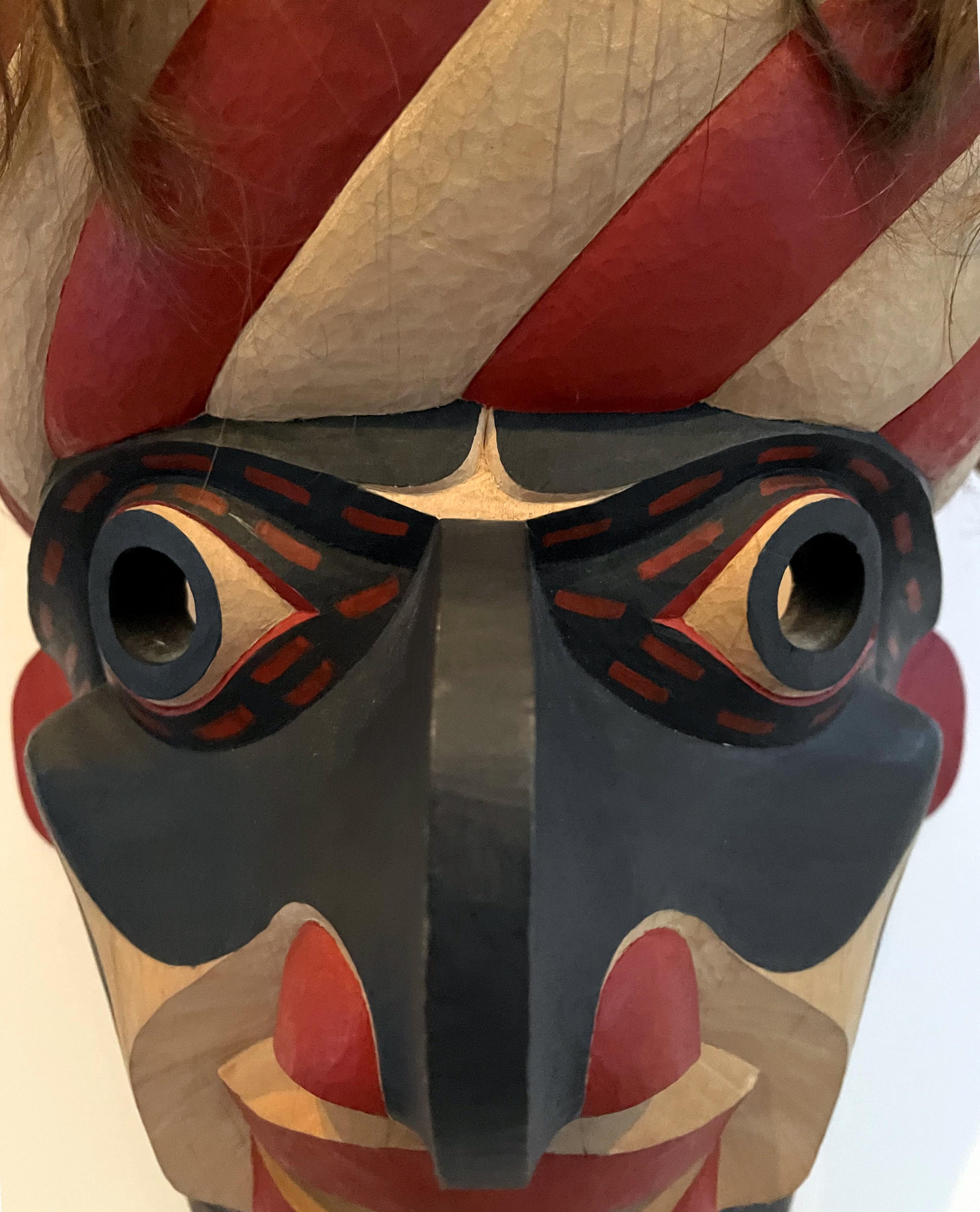 Américain Masque tribal sculpté de la côte nord-ouest du Pacifique par David Frankel en vente