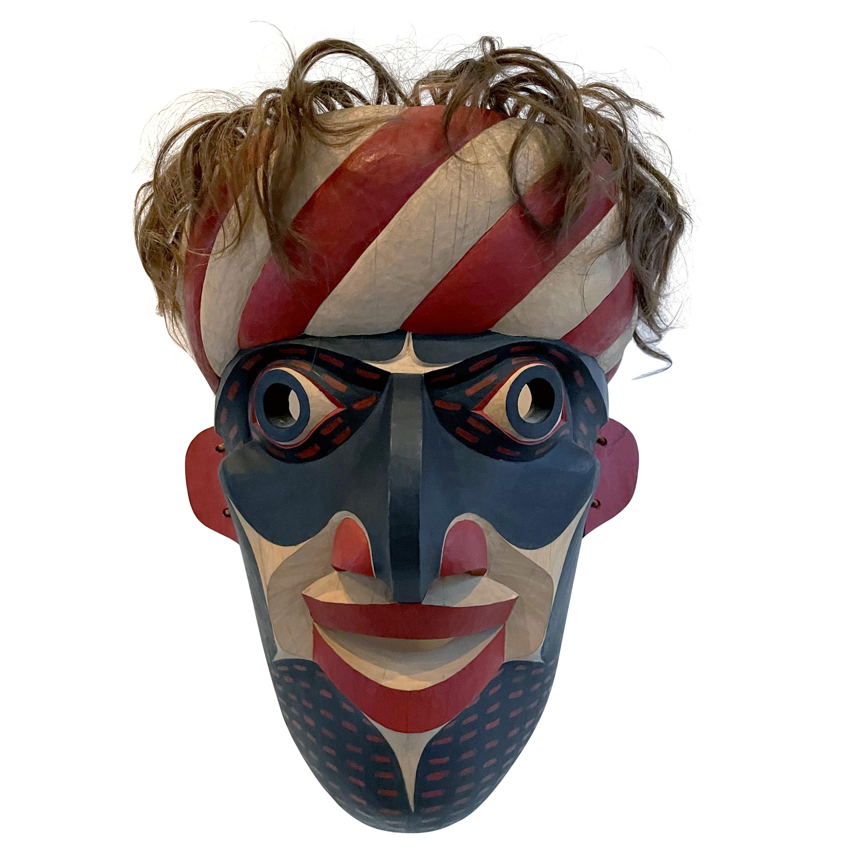 Masque tribal sculpté de la côte nord-ouest du Pacifique par David Frankel en vente