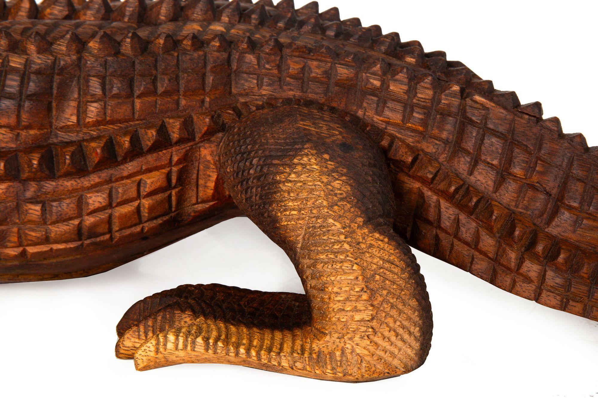 Carved Tropical Hardwood Crocodile Alligator Sculpture, 20th century For Sale 9