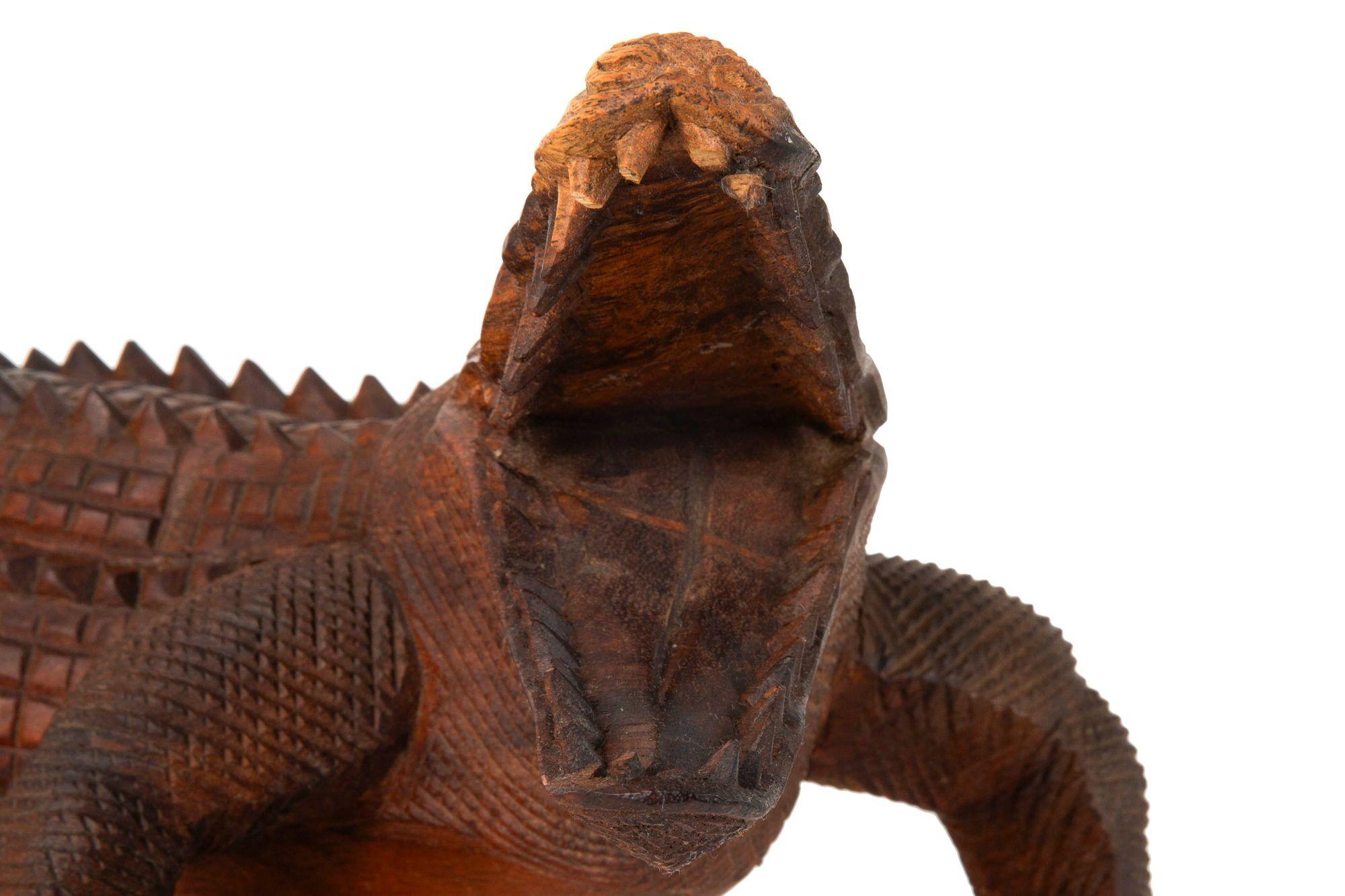 Carved Tropical Hardwood Crocodile Alligator Sculpture, 20th century For Sale 12