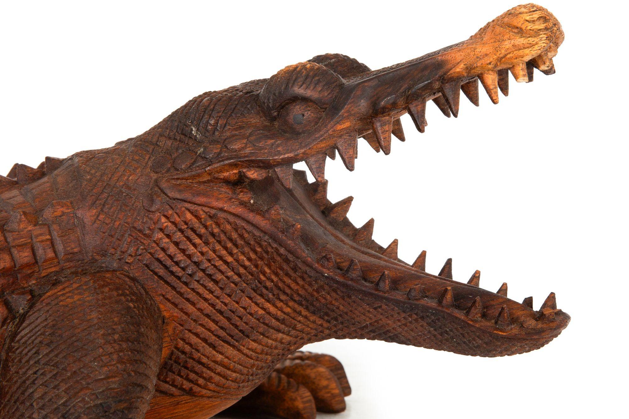 Carved Tropical Hardwood Crocodile Alligator Sculpture, 20th century For Sale 3