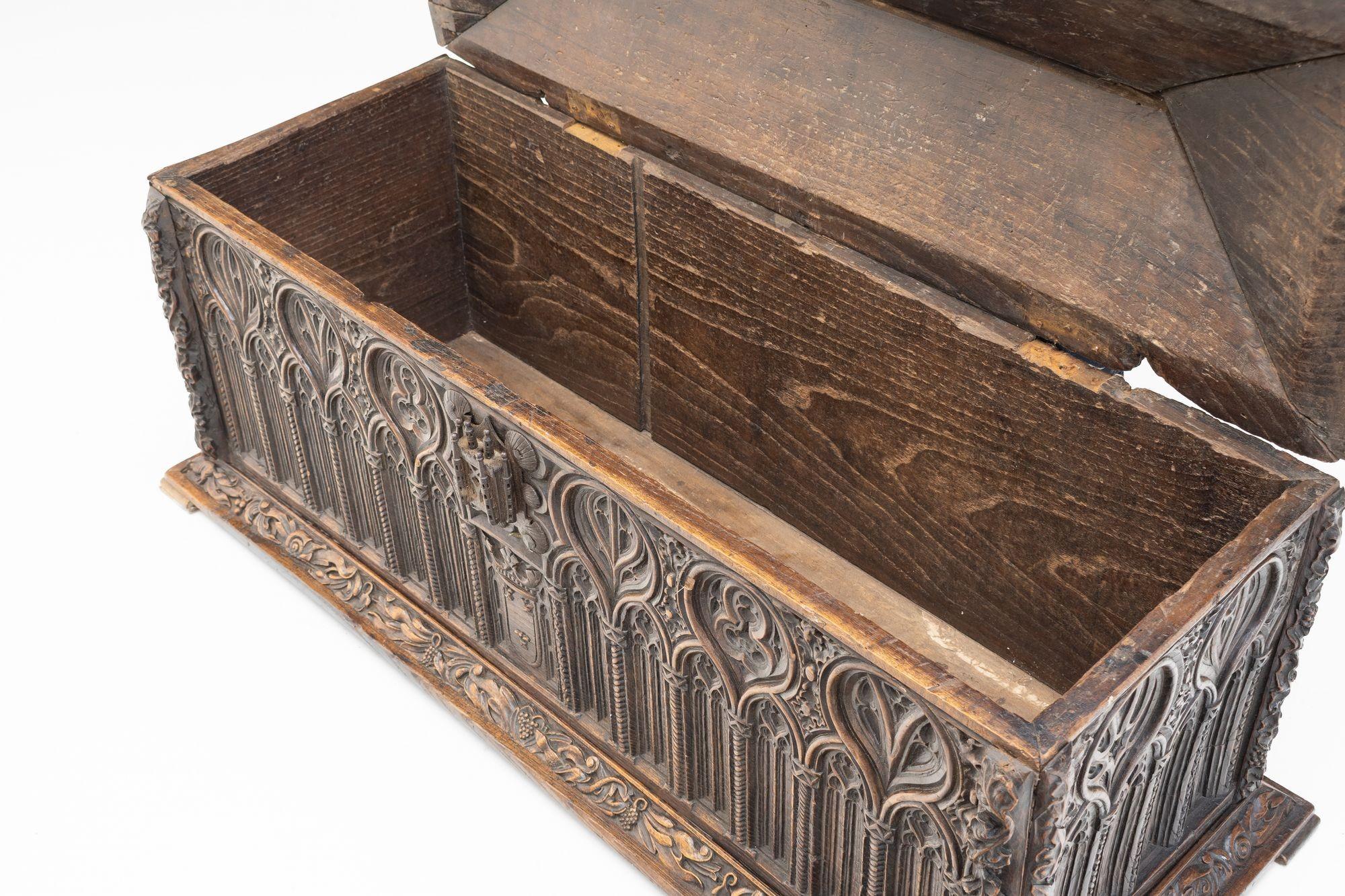 Carved Trunk In Good Condition For Sale In London, England