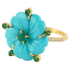 Anillo Flor Turquesa Tallada Con Esmeralda Y Diamantes En Oro Amarillo De 18k