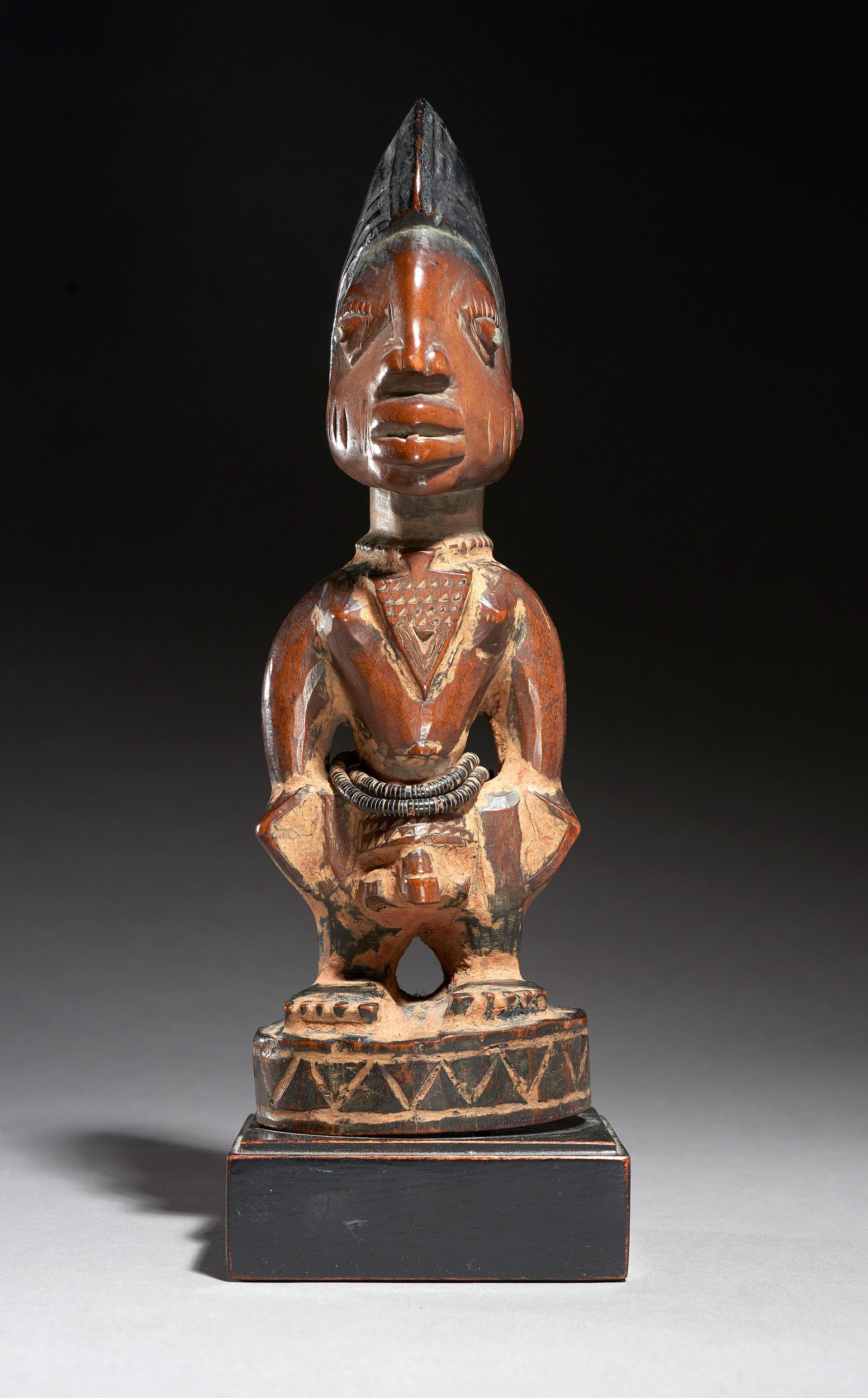Geschnitzte Zwillingsfigur Ibeji Yoruba People, Nigeria (20. Jahrhundert) im Angebot