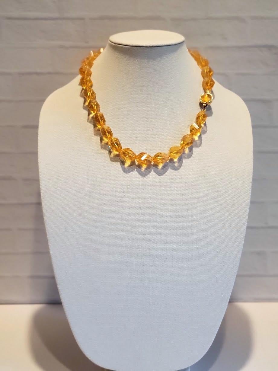 Collana con Citrino intagliato in vendita 1
