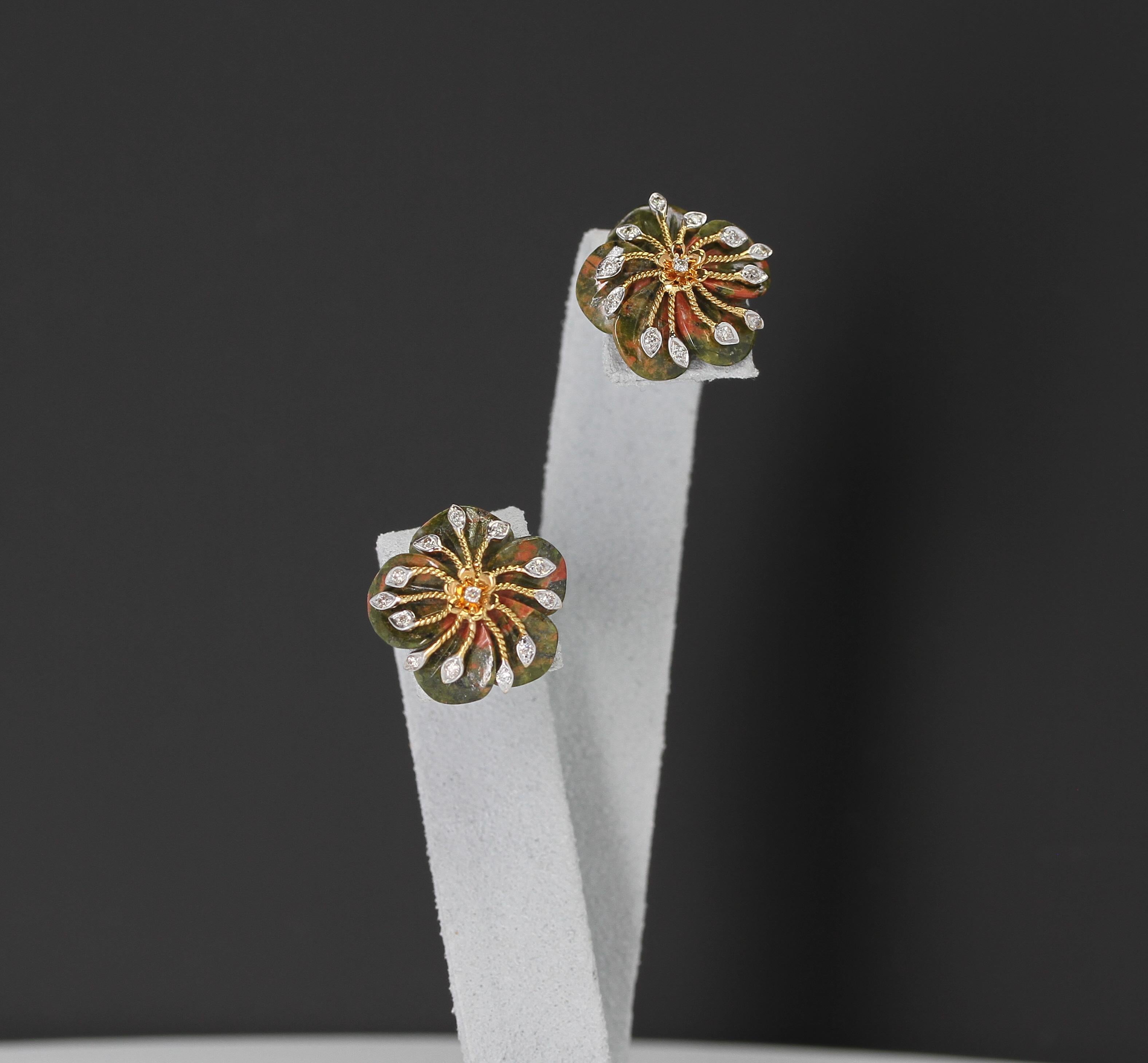 geschnitzte Unakite-Ohrringe aus 14 Karat Gold mit grünen und orangefarbenen Diamanten im Angebot 2