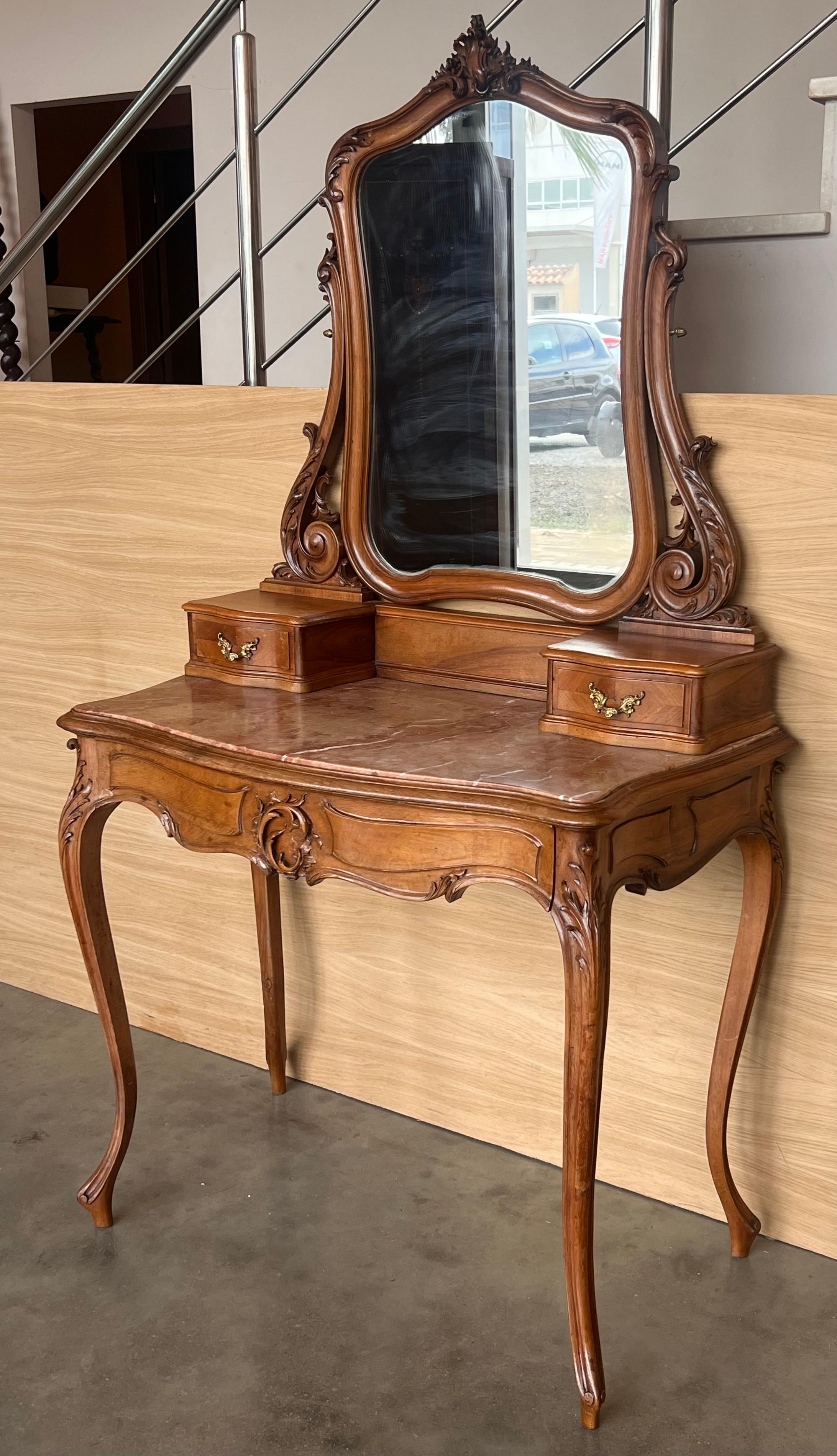 Carved Victorian Mahogany Vanity or Dresser Table with Attached Mirror In Good Condition In Miami, FL