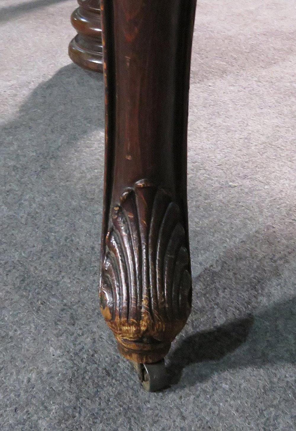 Carved Victorian Round Quarter Sawn Tiger Oak Dining Table, C1890 1
