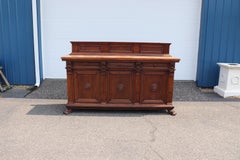 Nussbaum geschnitzt Antike italienische neoklassische Pfote Fuß Grand Sideboard