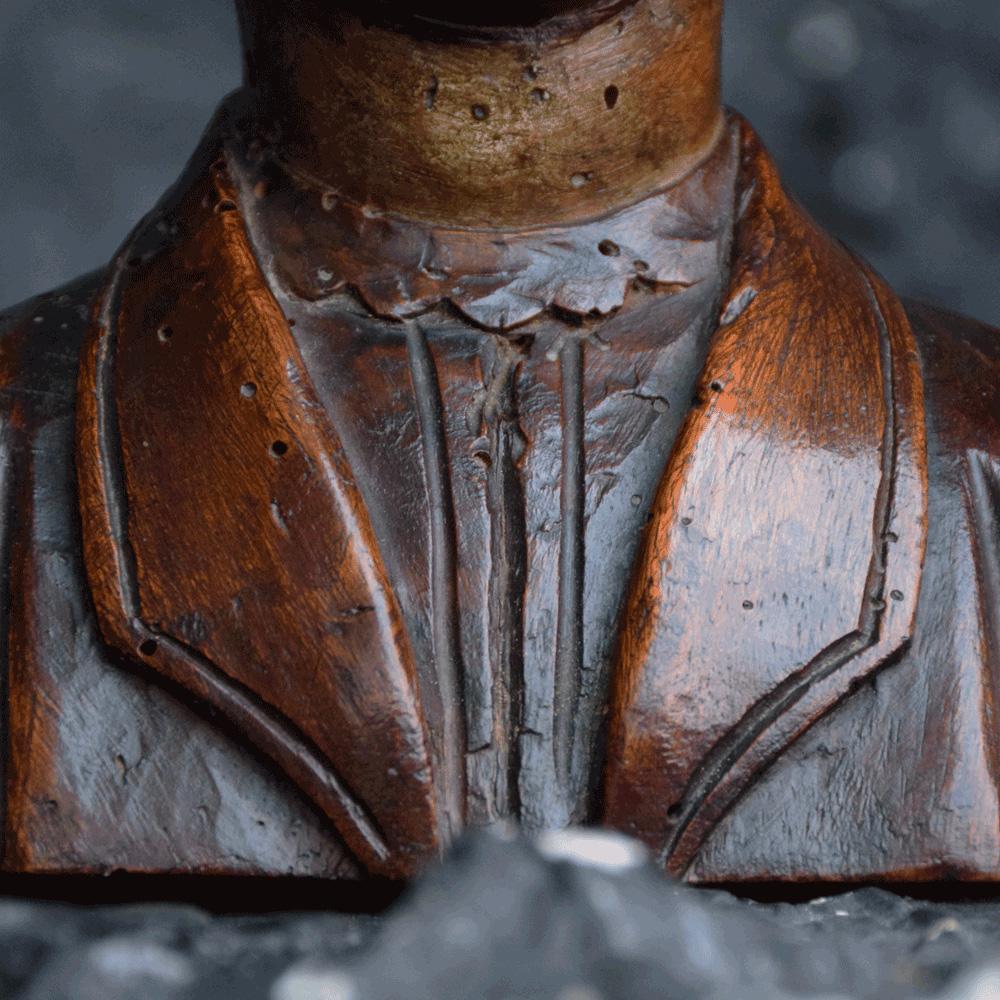 Carved Walnut Bishops Bust, circa 1820 In Fair Condition In London, GB