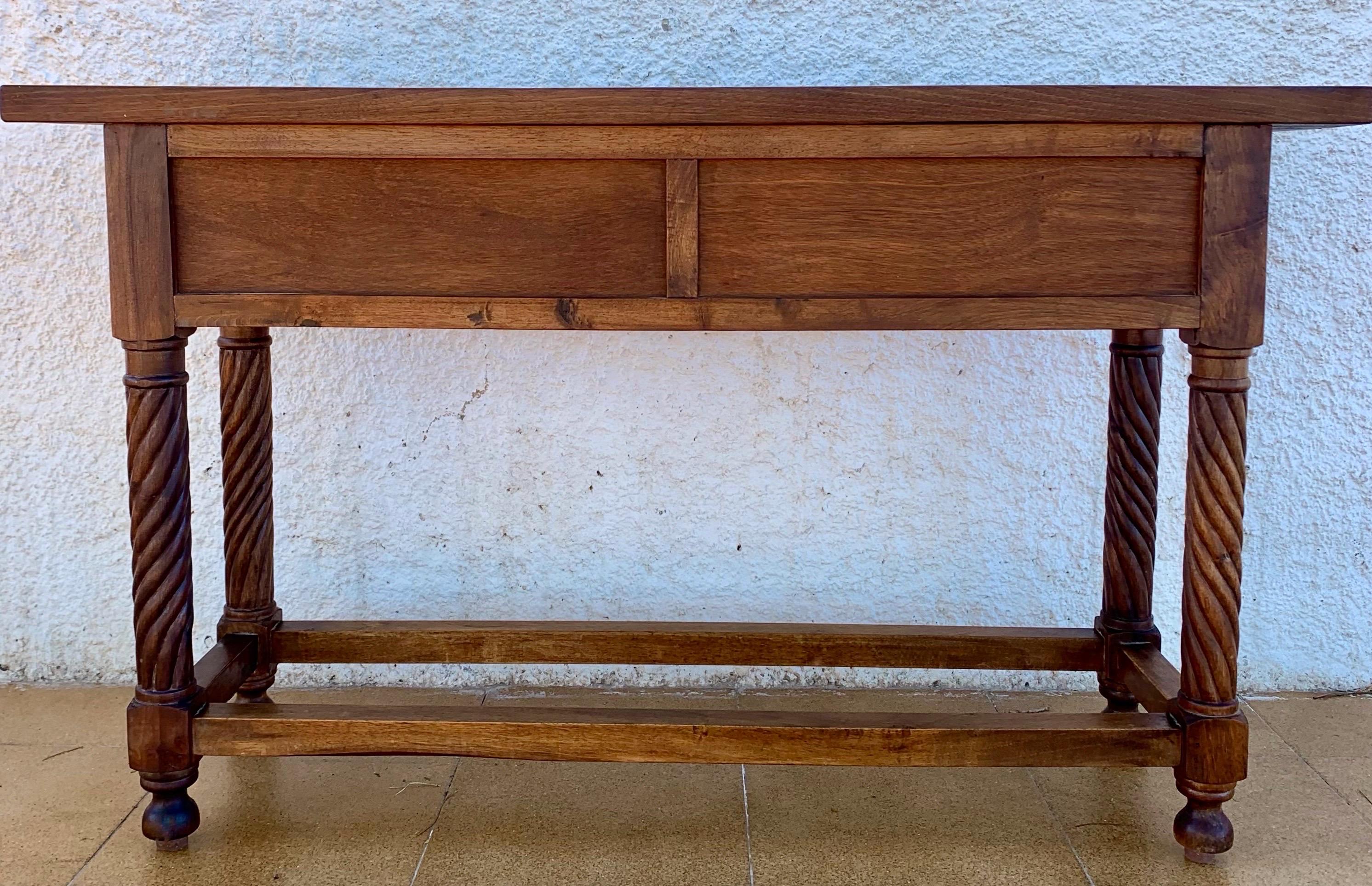 Carved Walnut Console Table With Solomonic Legs And Two Drawers, 1920s im Angebot 2